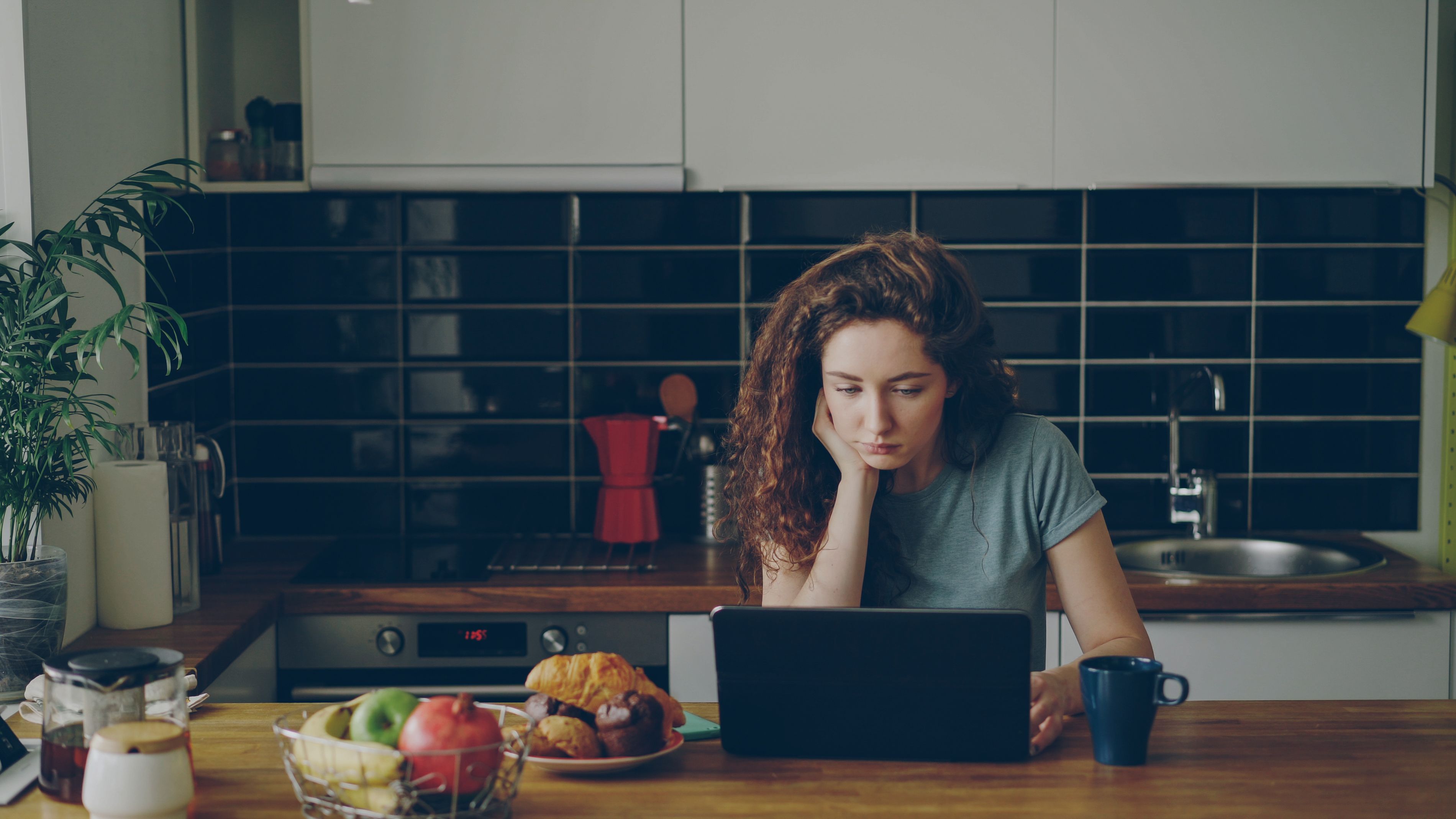 at the kitchen counter before breakfast the setup depends too much on motivation lifestyle photo 2