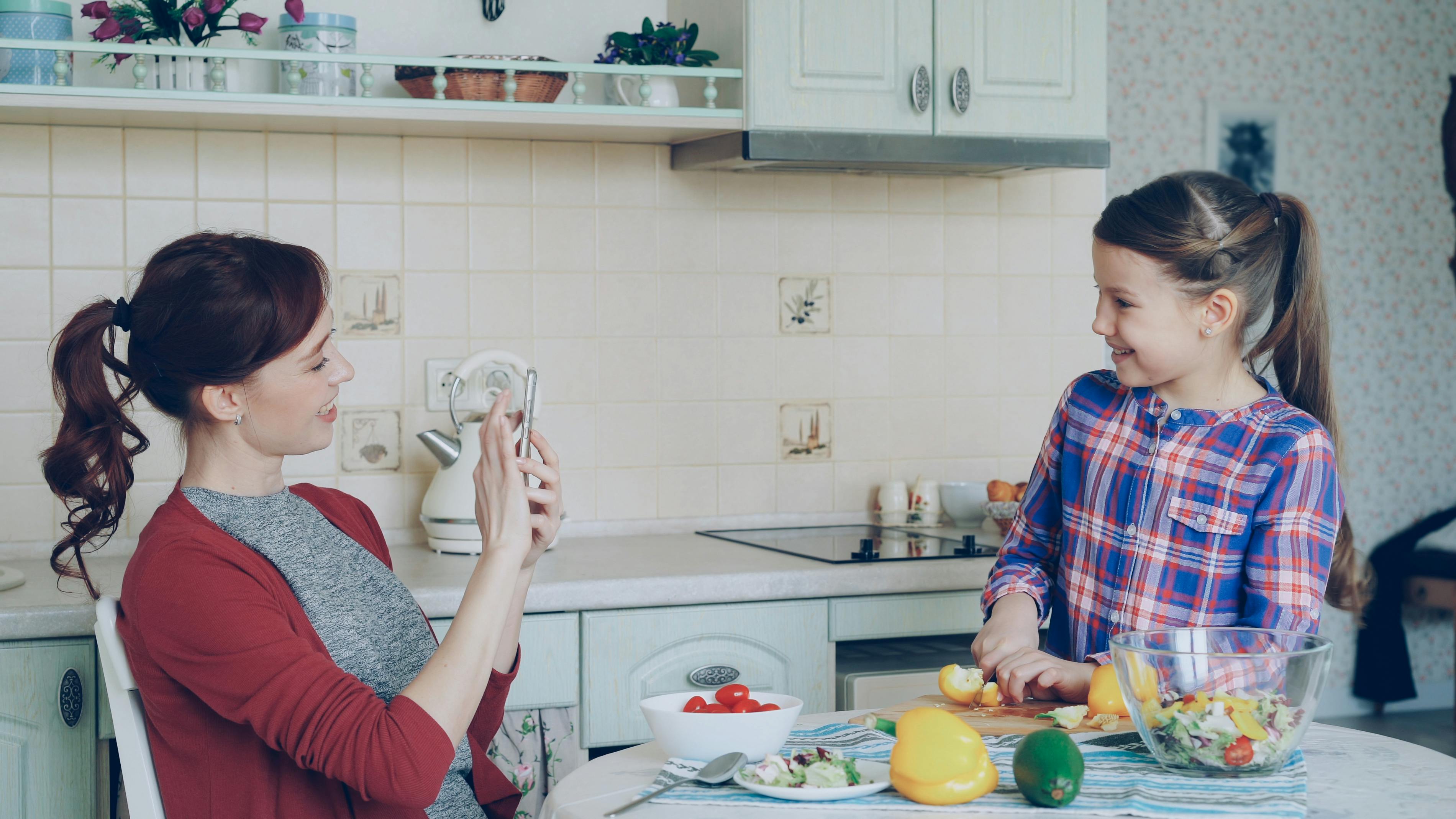 Blue Apron ranked #1 for home-cooked meal delivery services — Photo by Vitaly Gariev on Pexels