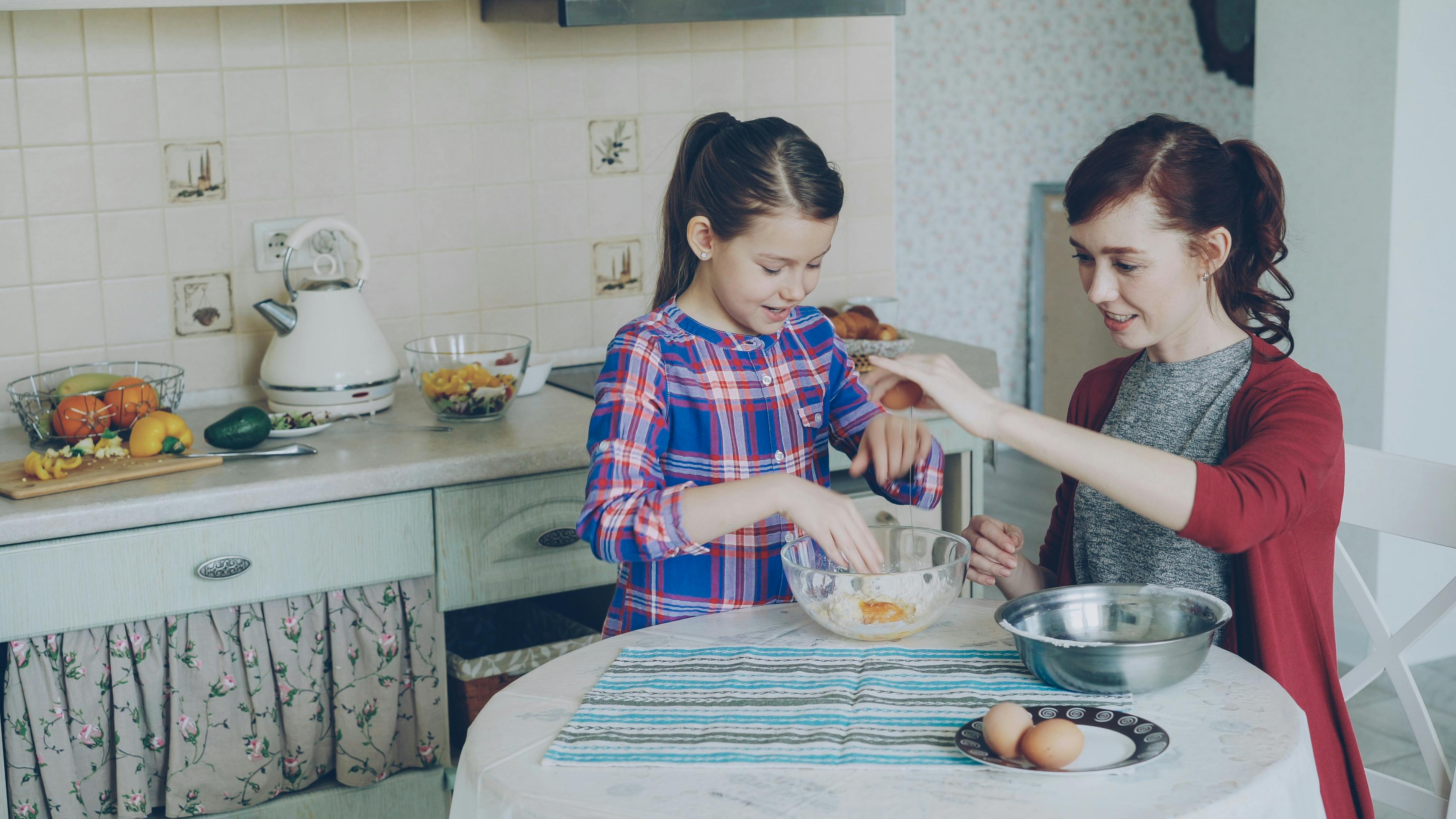 24 Cooking "Hacks" You Learned From The Internet That Are Actually Making Things Harder For You — Photo by Vitaly Gariev on P