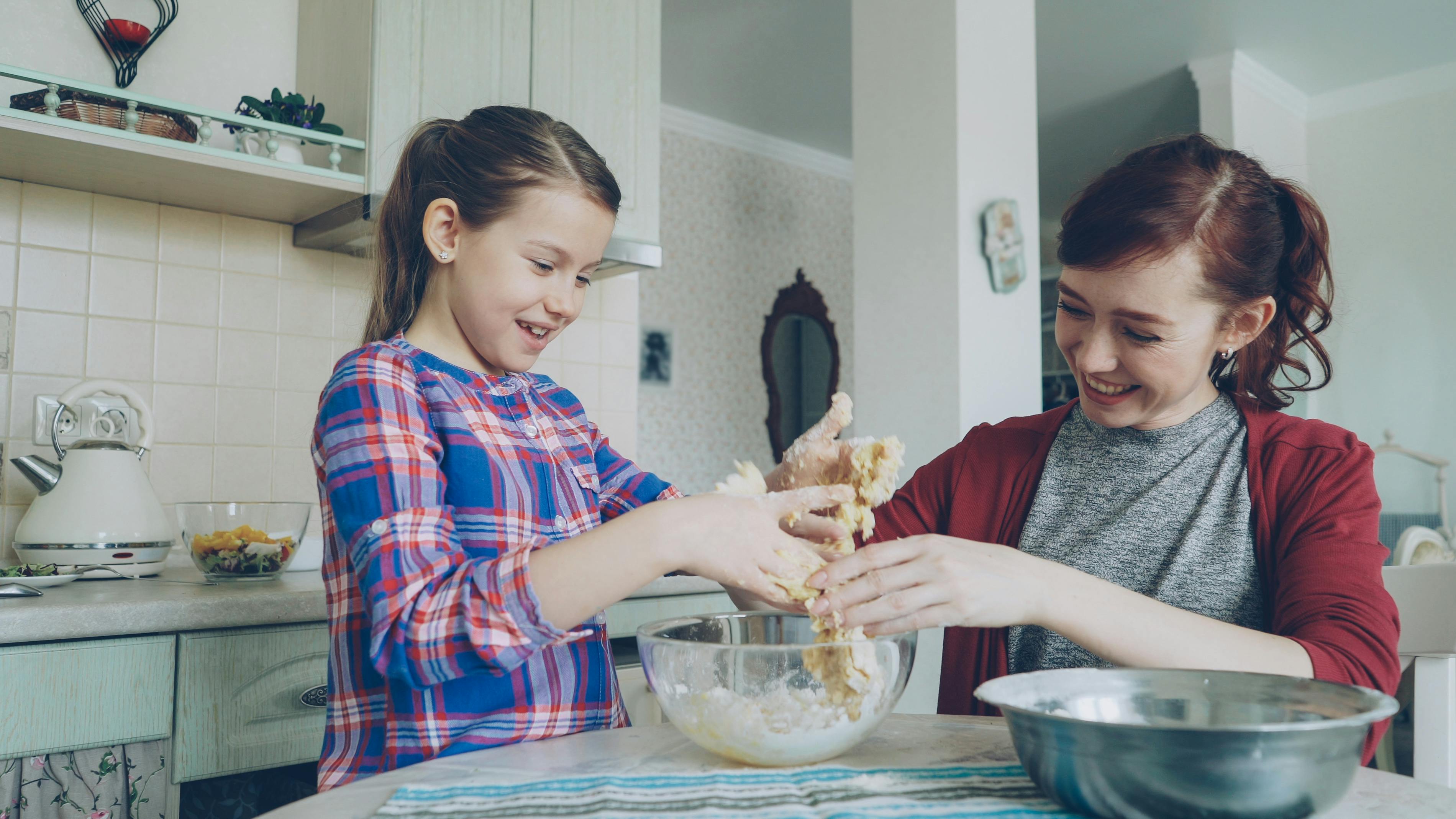 24 Cooking "Hacks" You Learned From The Internet That Are Actually Making Things Harder For You — Photo by Vitaly Gariev on P