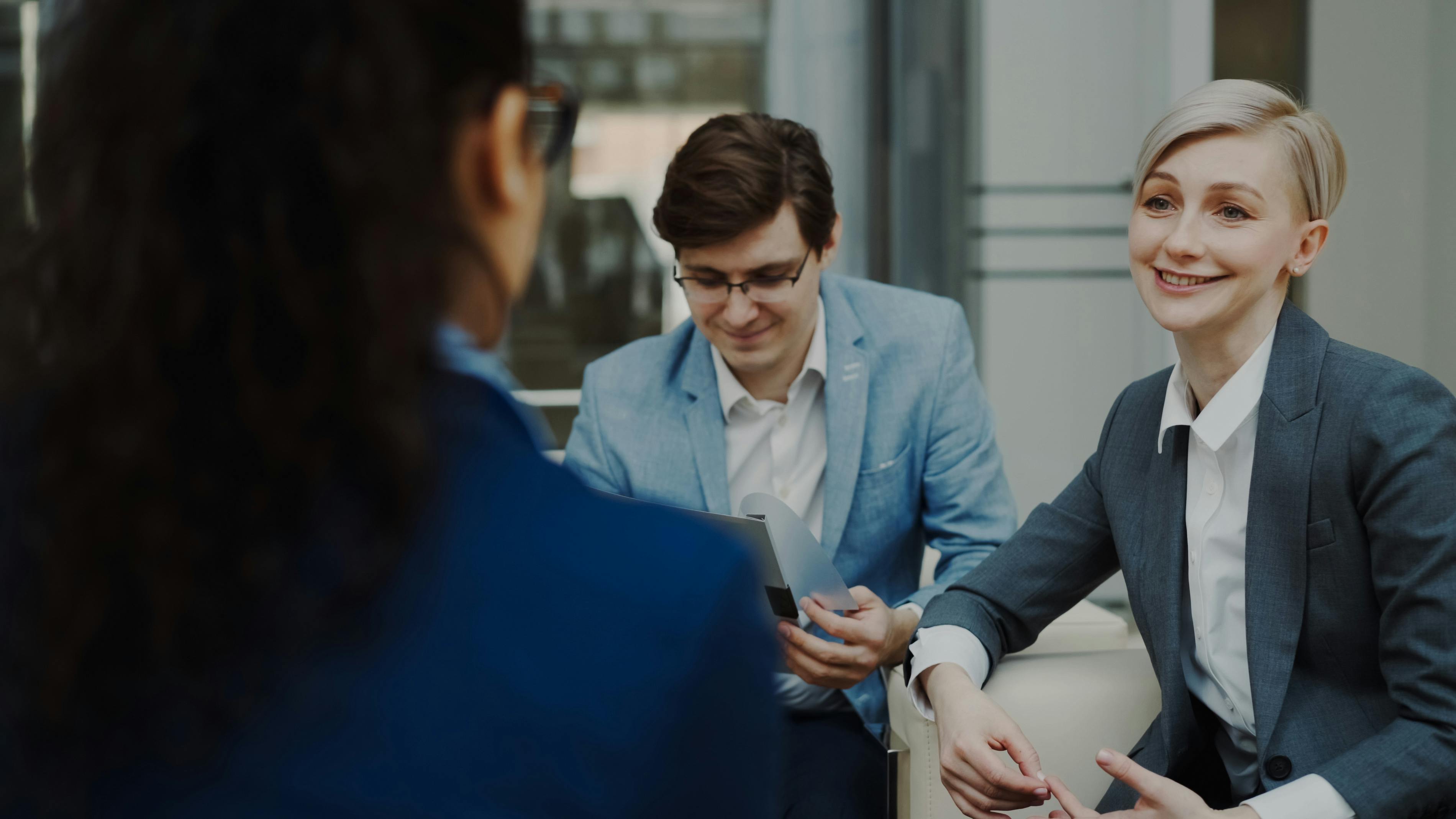 When employee engagement gets cut, who’s to blame? — Photo by Vitaly Gariev on Pexels