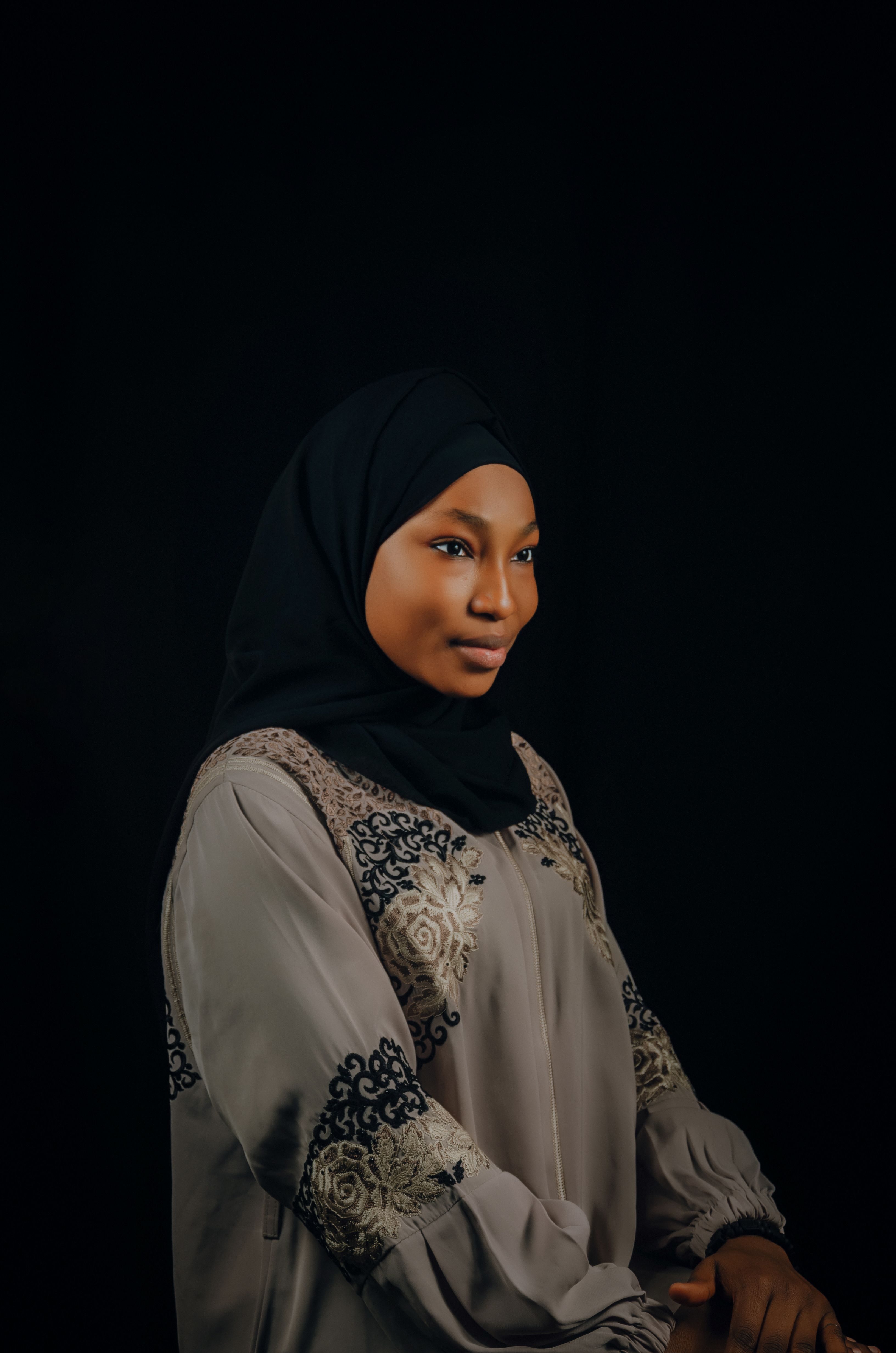 Elegant Portrait of Woman in Traditional Hijab · Free Stock Photo