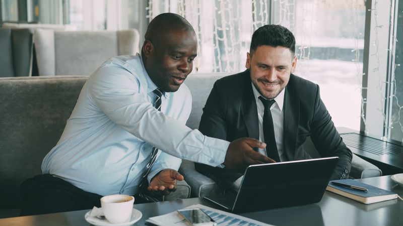 Person as a metaphor for AI assisting participants in getting information about a meeting