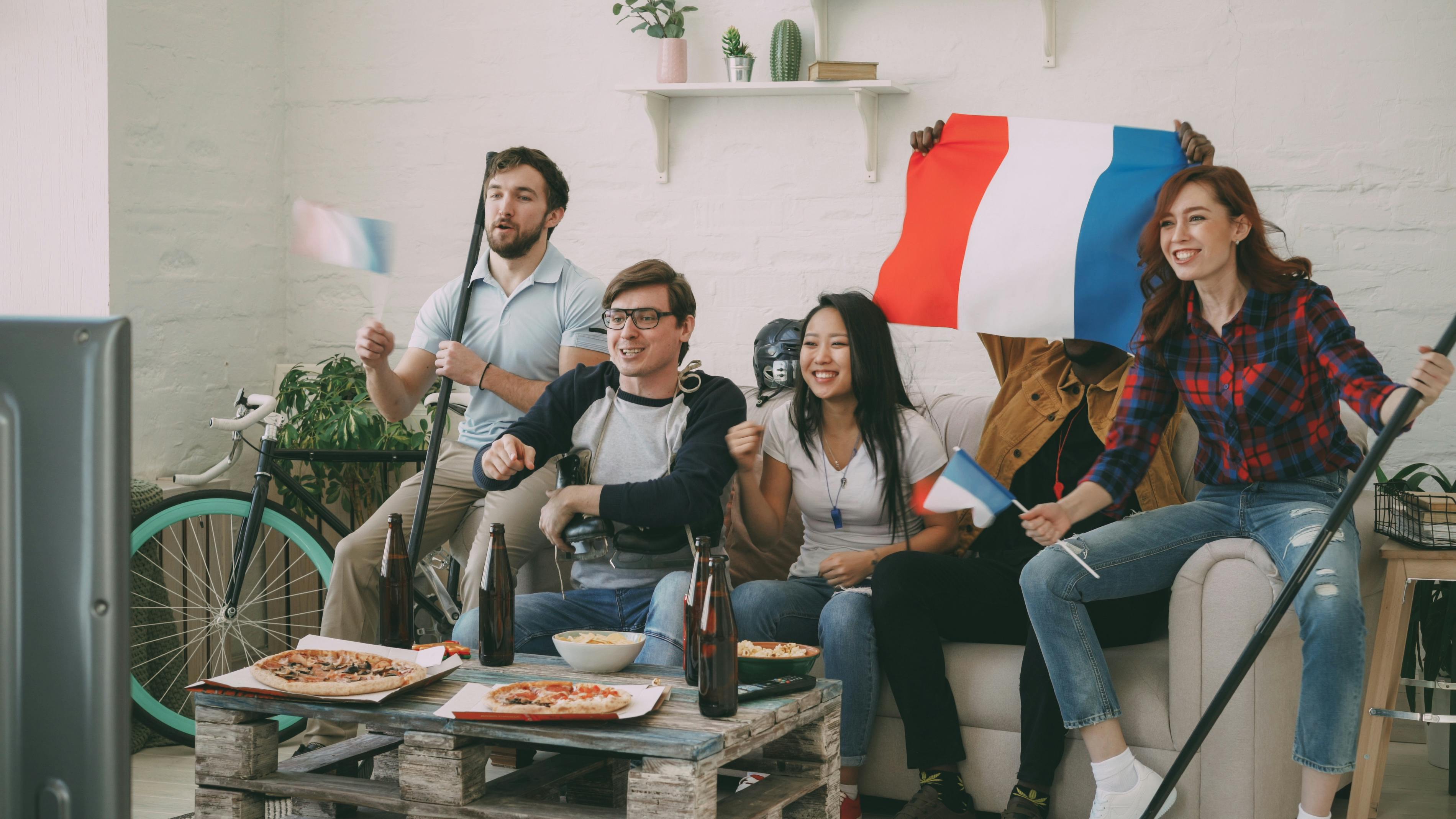 Freely adds CNN, Warner Bros Discovery channels as streaming lineup expands — Photo by Vitaly Gariev on Pexels