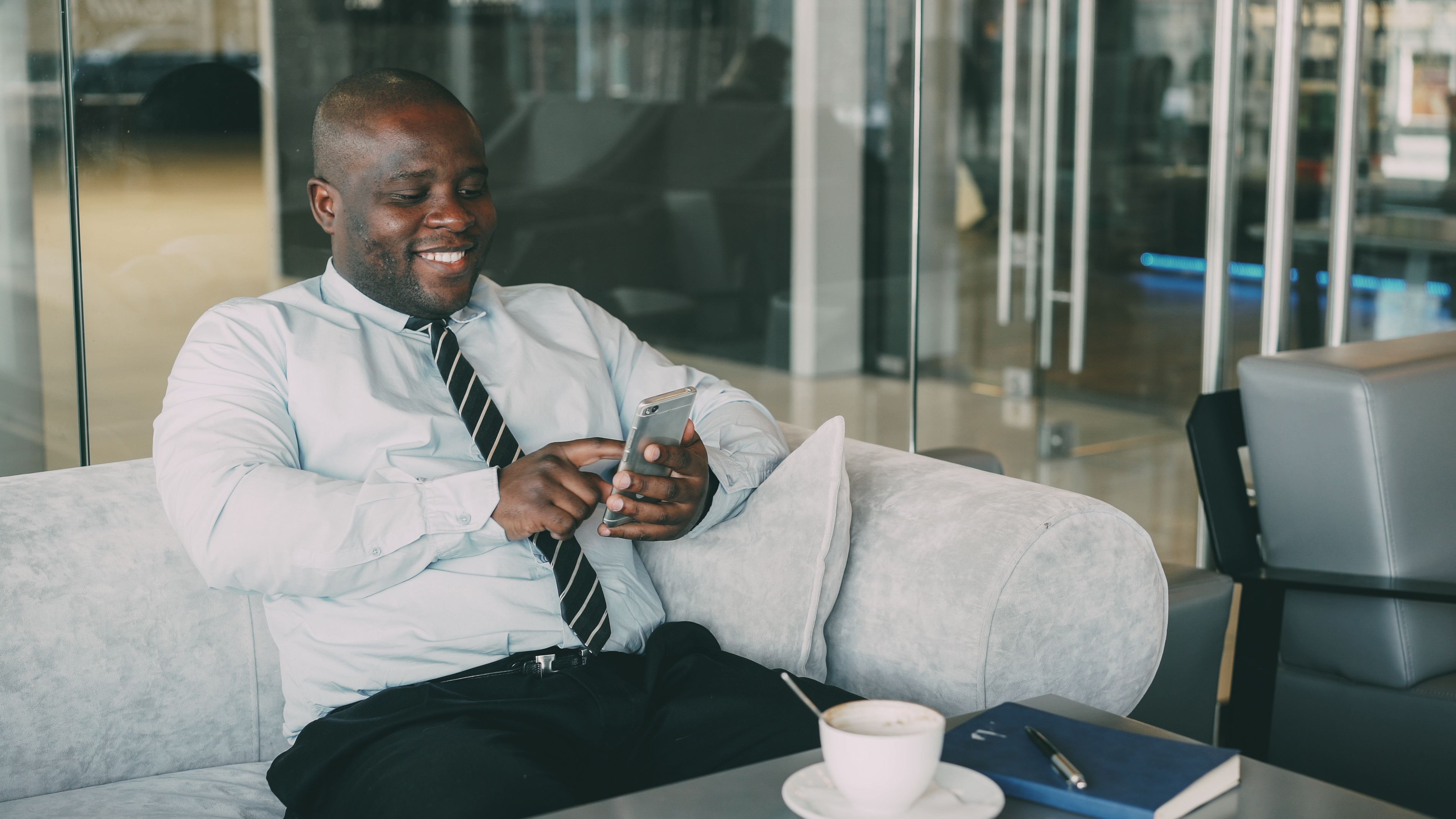 How to Stay Connected Abroad Without Paying Roaming Fees