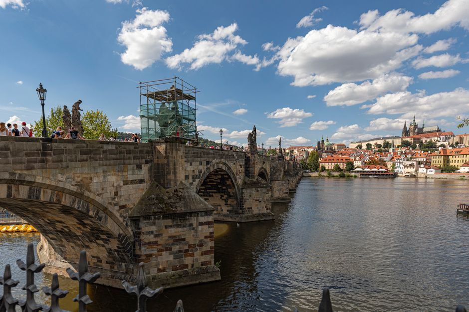 The Charles Bridge in Prague at dawn - budget city breaks europe The Charles Bridge in Prague at dawn - budget city breaks europe