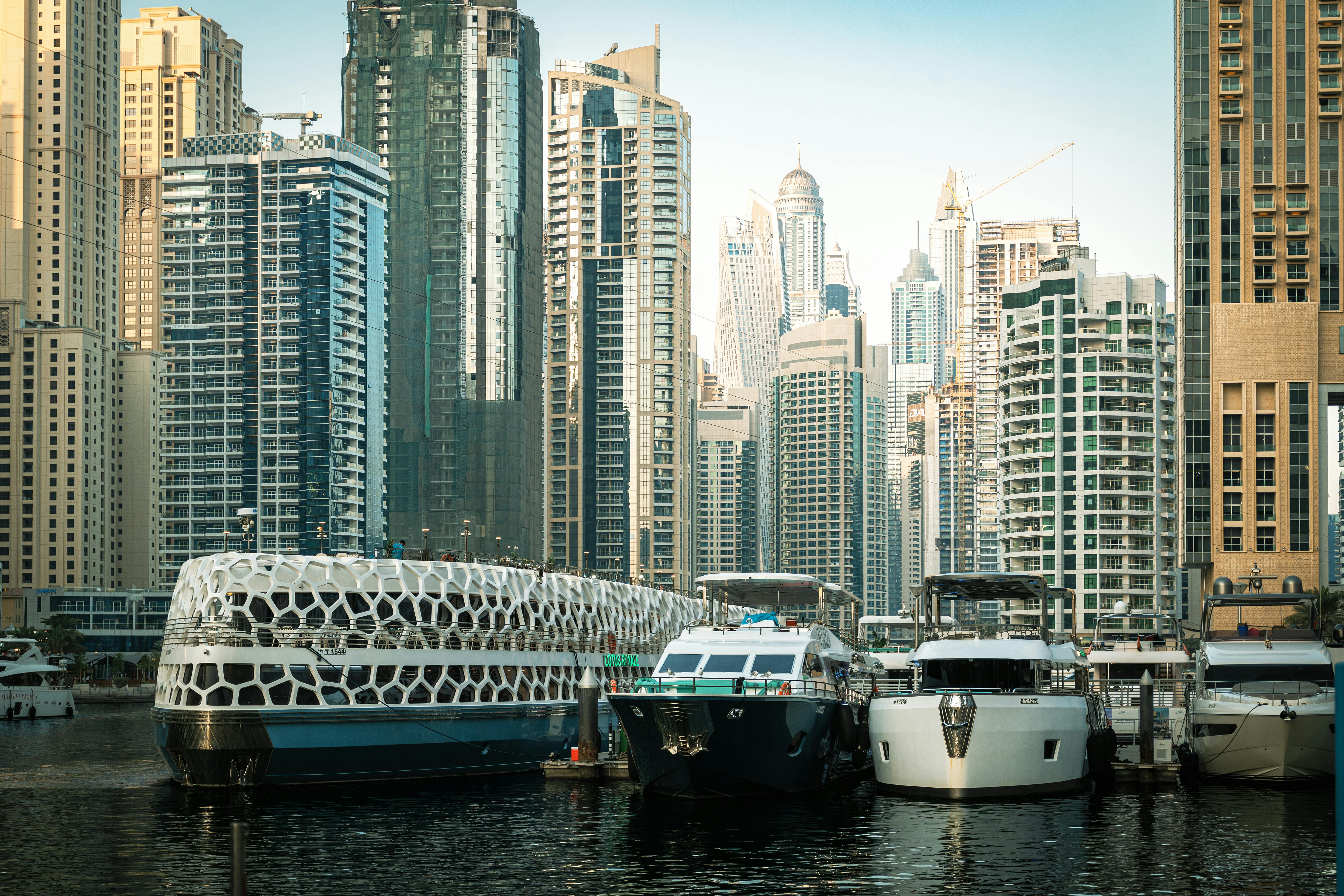 NCM Forecasts High Humidity and Rough Seas Across UAE Coastal Regions