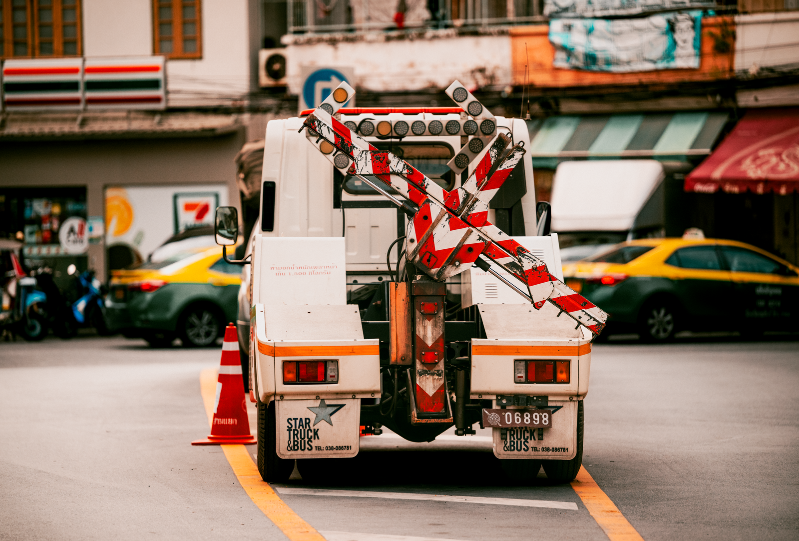 Tow truck and roadside assistance — 5 Signs You Need a Tow Instead of a Jump Start — OINT TOWING INC, North Miami