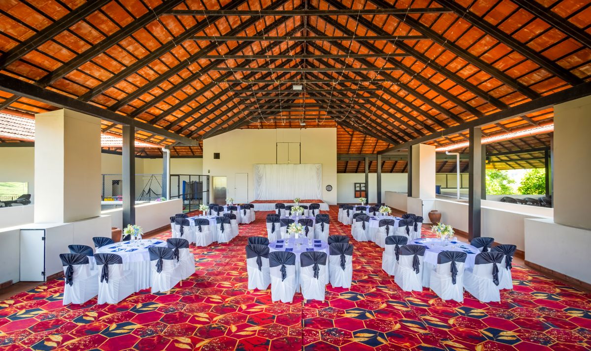 Salón preparado para un evento