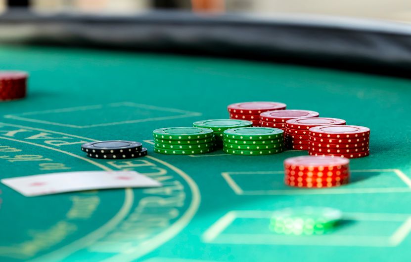 Online Casino: Spielautomaten und Live-Spiele im Überblick