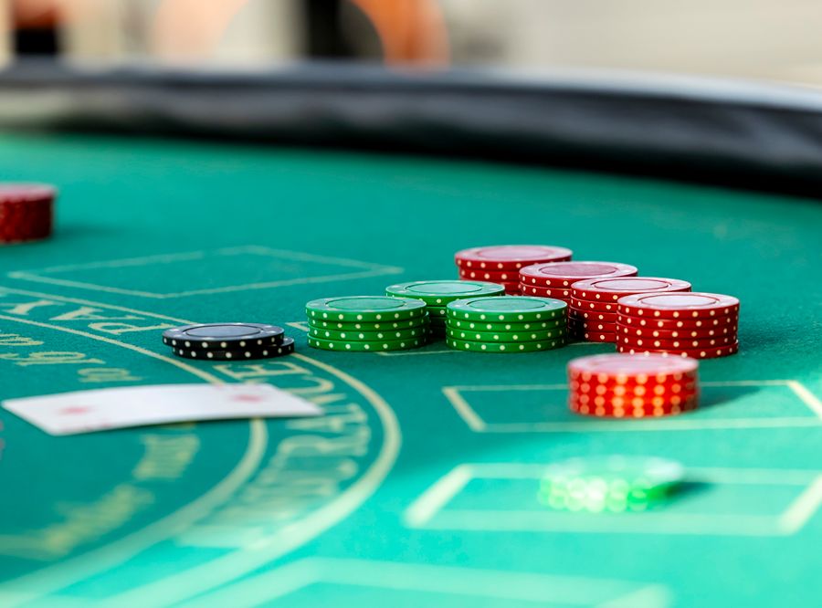 Online Casino: Spielautomaten und Live-Spiele im Überblick