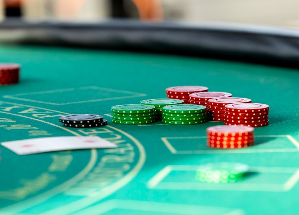 Online Casino: Spielautomaten und Live-Spiele im Überblick