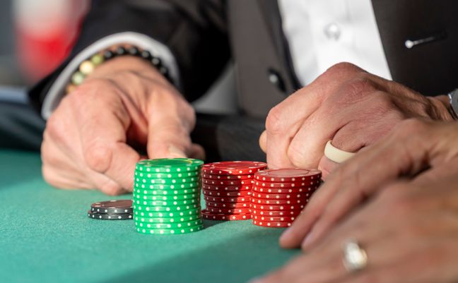Online Casino: Spielautomaten und Live-Spiele im Überblick
