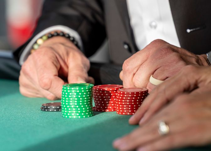 Online Casino: Spielautomaten und Live-Spiele im Überblick