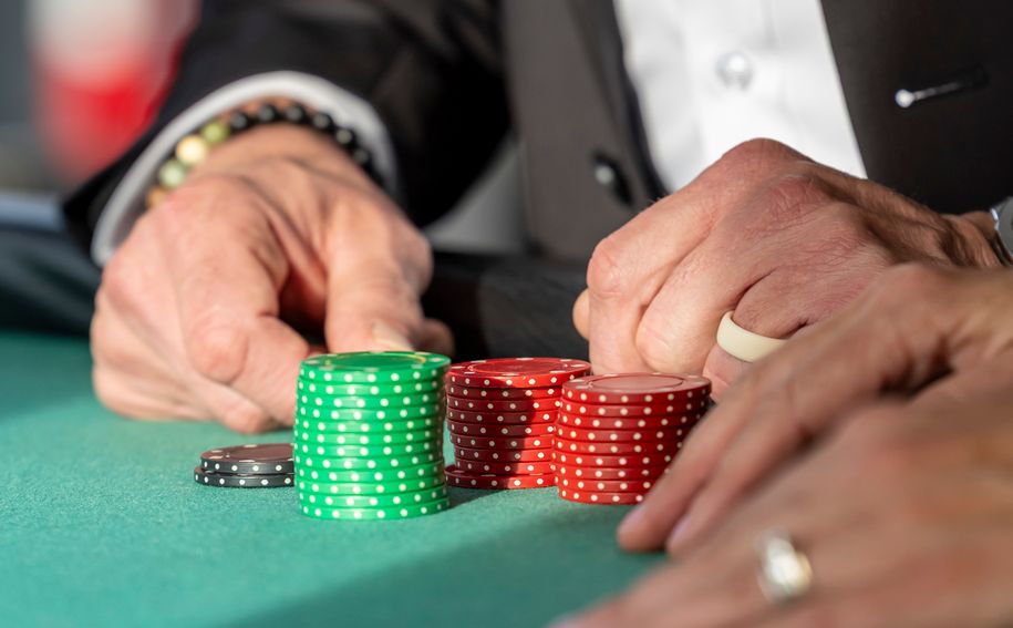 Online Casino: Spielautomaten und Live-Spiele im Überblick