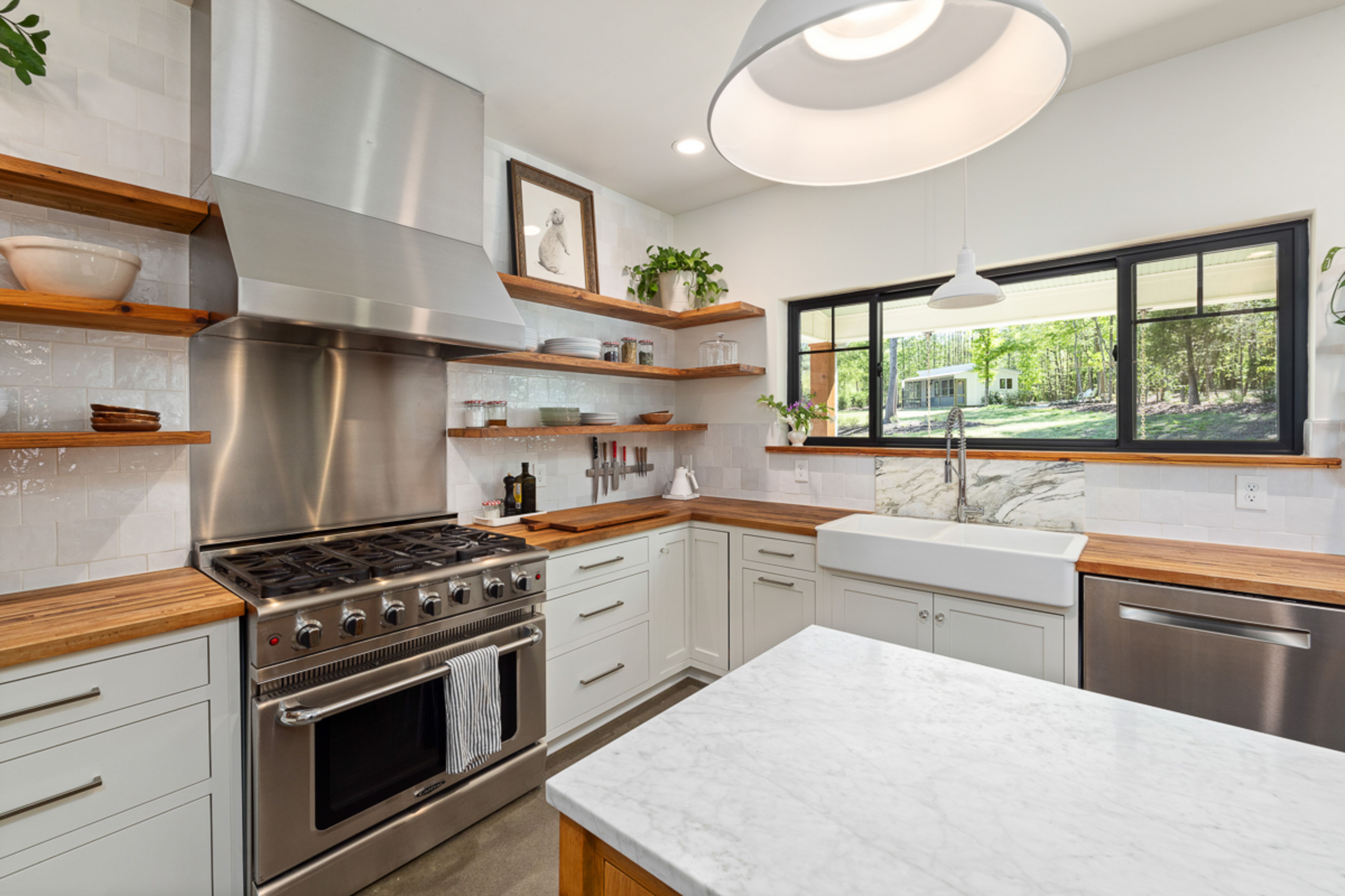 Kitchen Spraying in Horn Park — woodwork brushed to a crisp, smooth line