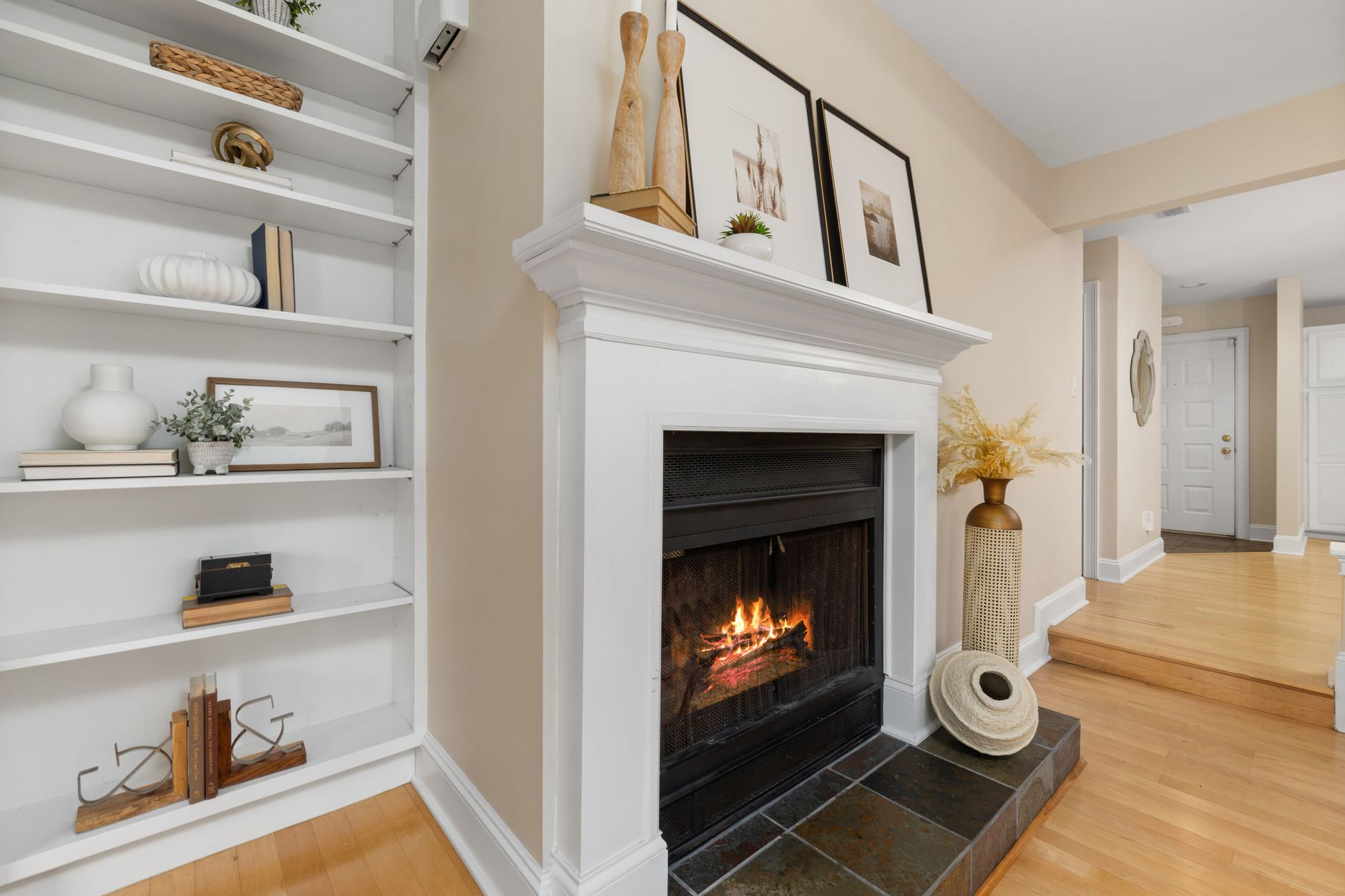 pexels-photo-36777544 R.W.FLAME Electric Fireplace Brand Watch: What to Verify