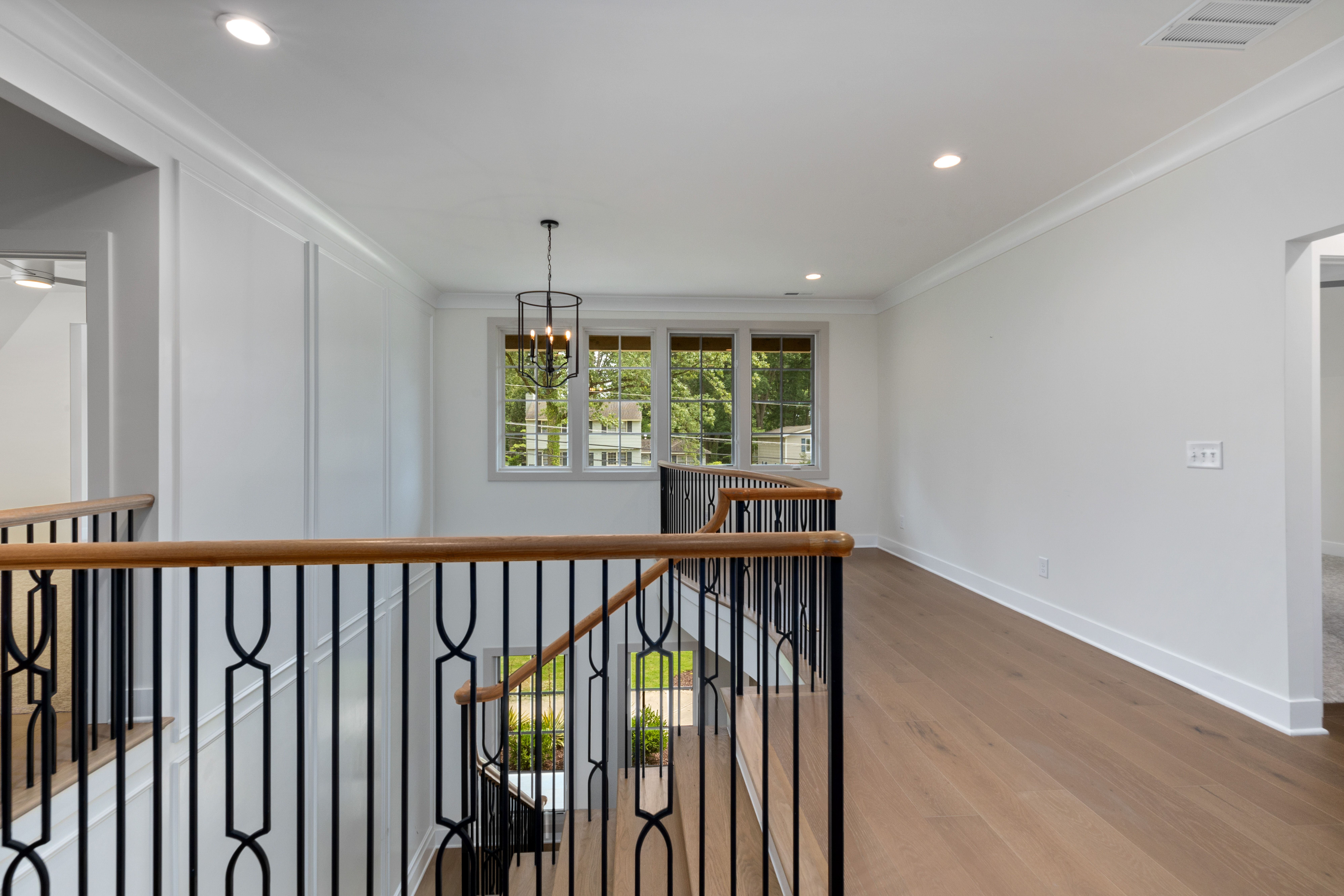Modern Home Interior with Elegant Staircase · Free Stock Photo