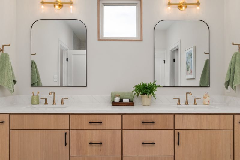 Vanity installation Valle Vista