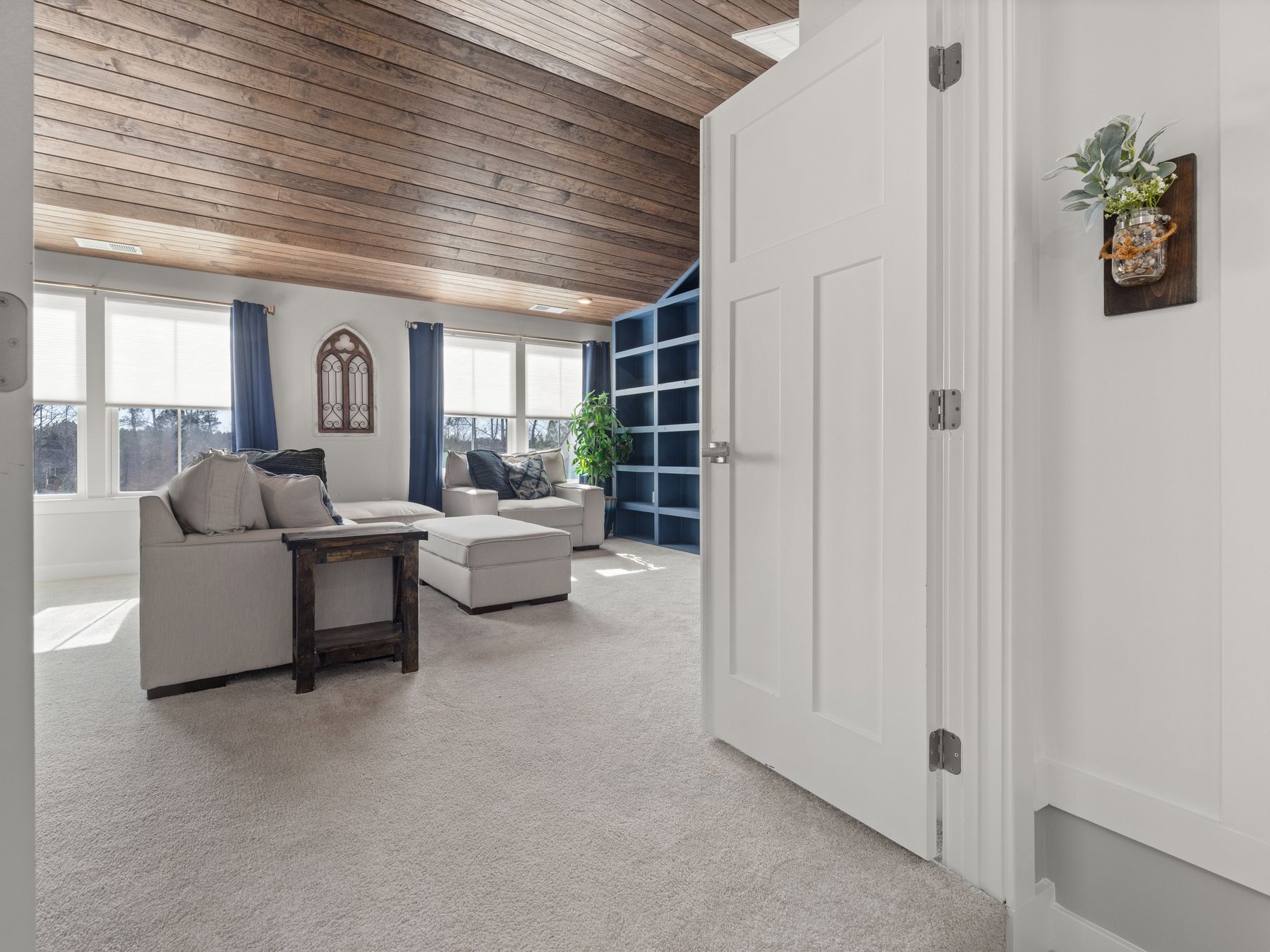 Upton upon Severn — professional movers carrying furniture on a house move