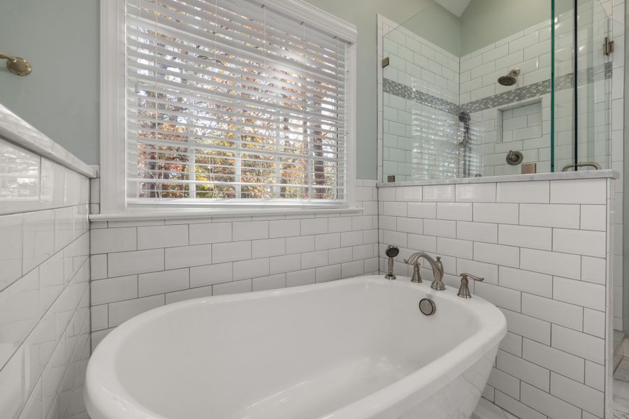 Bathtub installation Wildomar CA with freestanding tub and glass shower