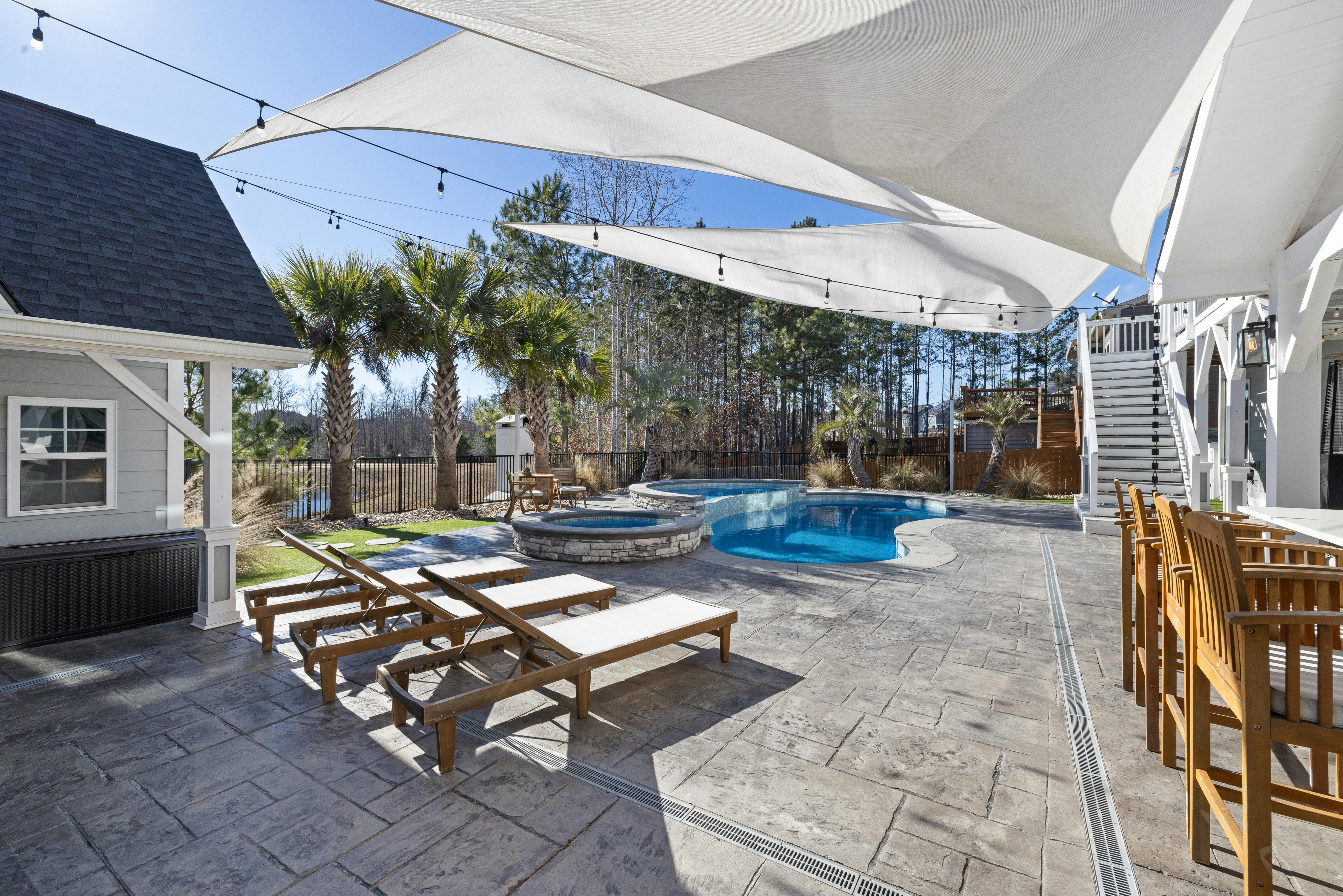 Luxury pool deck in the vibrant Miami design corridor - luxury pool apartments miami