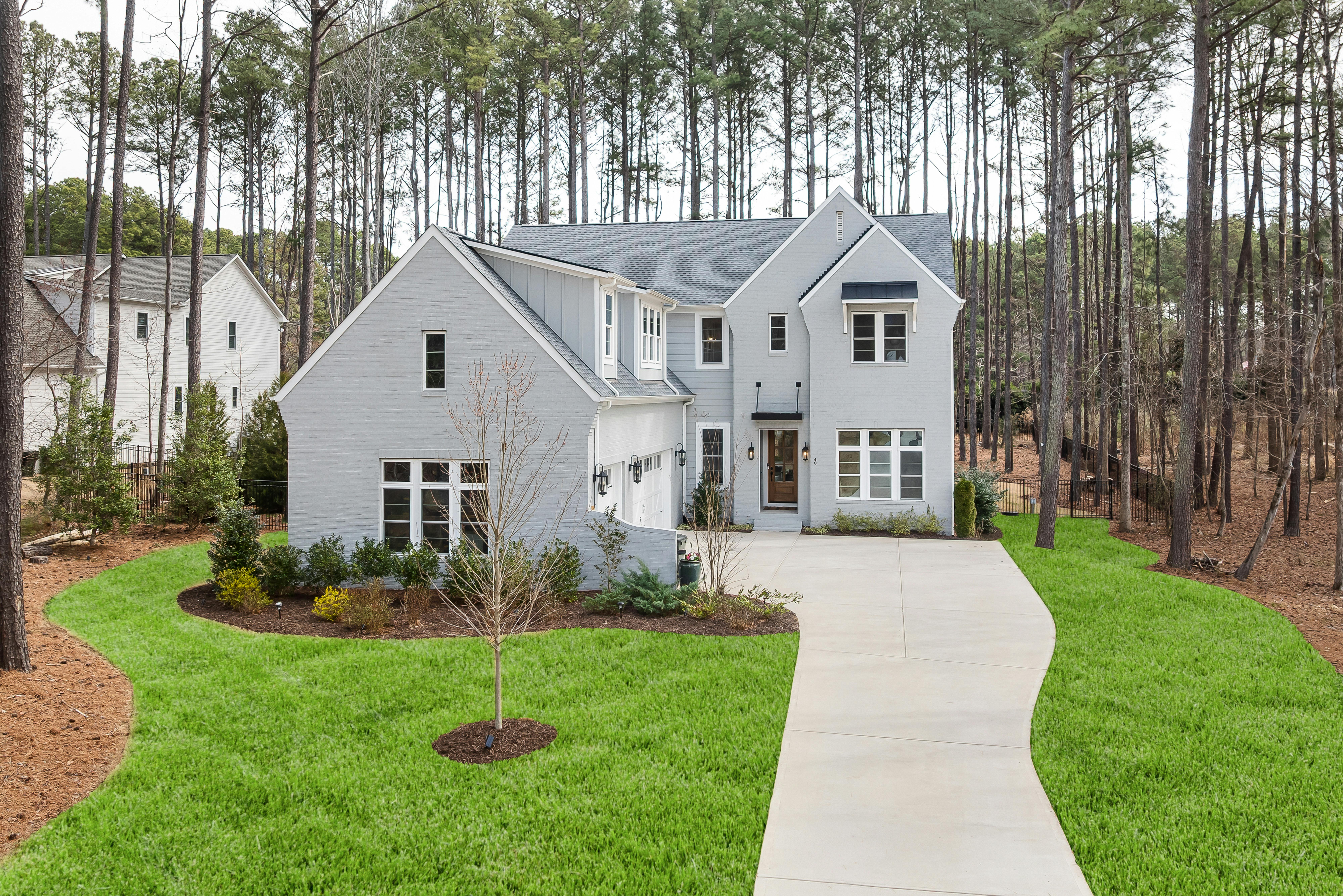 April home sales inch forward as mortgage rates and Iran conflict weigh on market — Photo by Curtis Adams on Pexels
