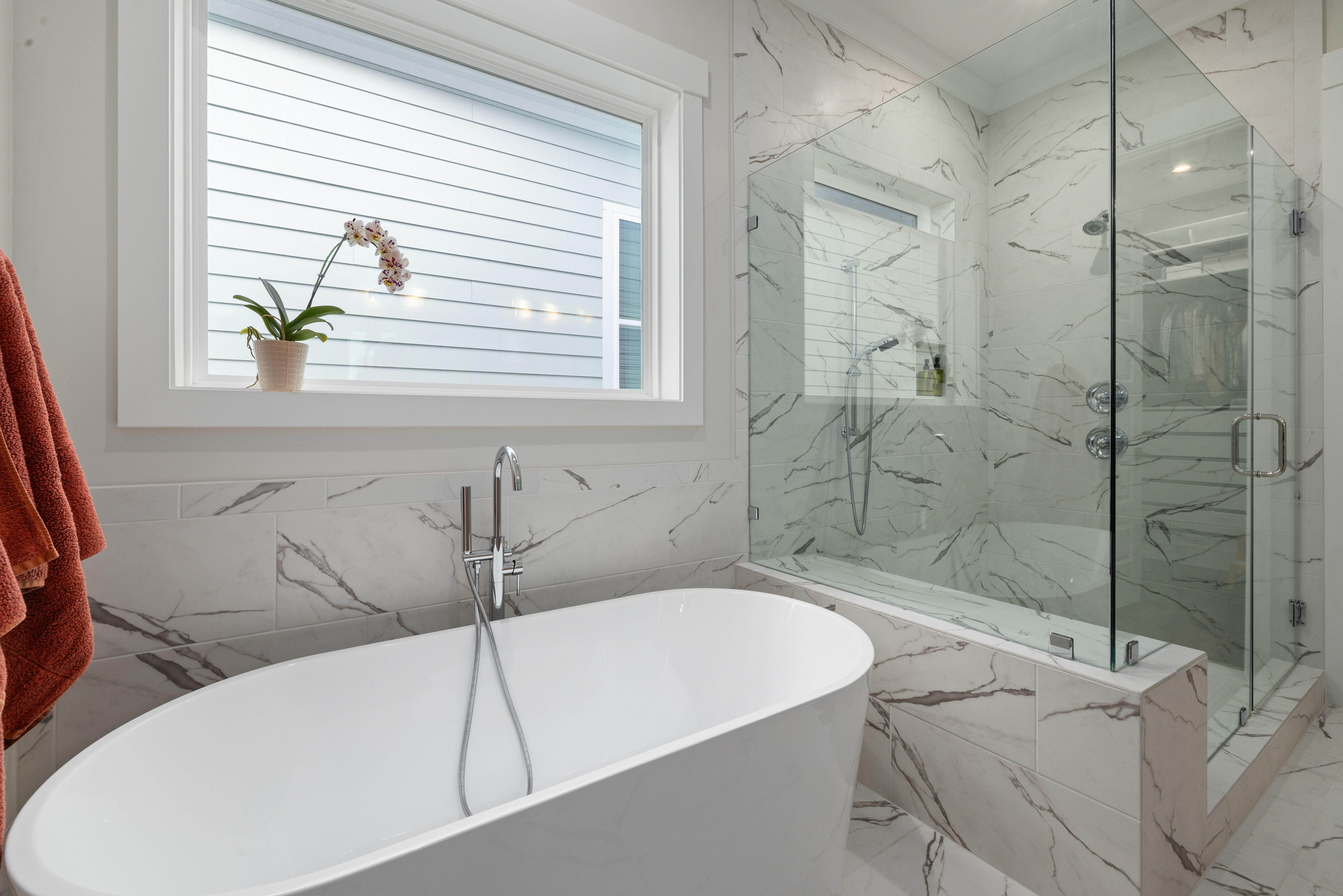 Modern Marble Bathroom with Freestanding Tub · Free Stock Photo