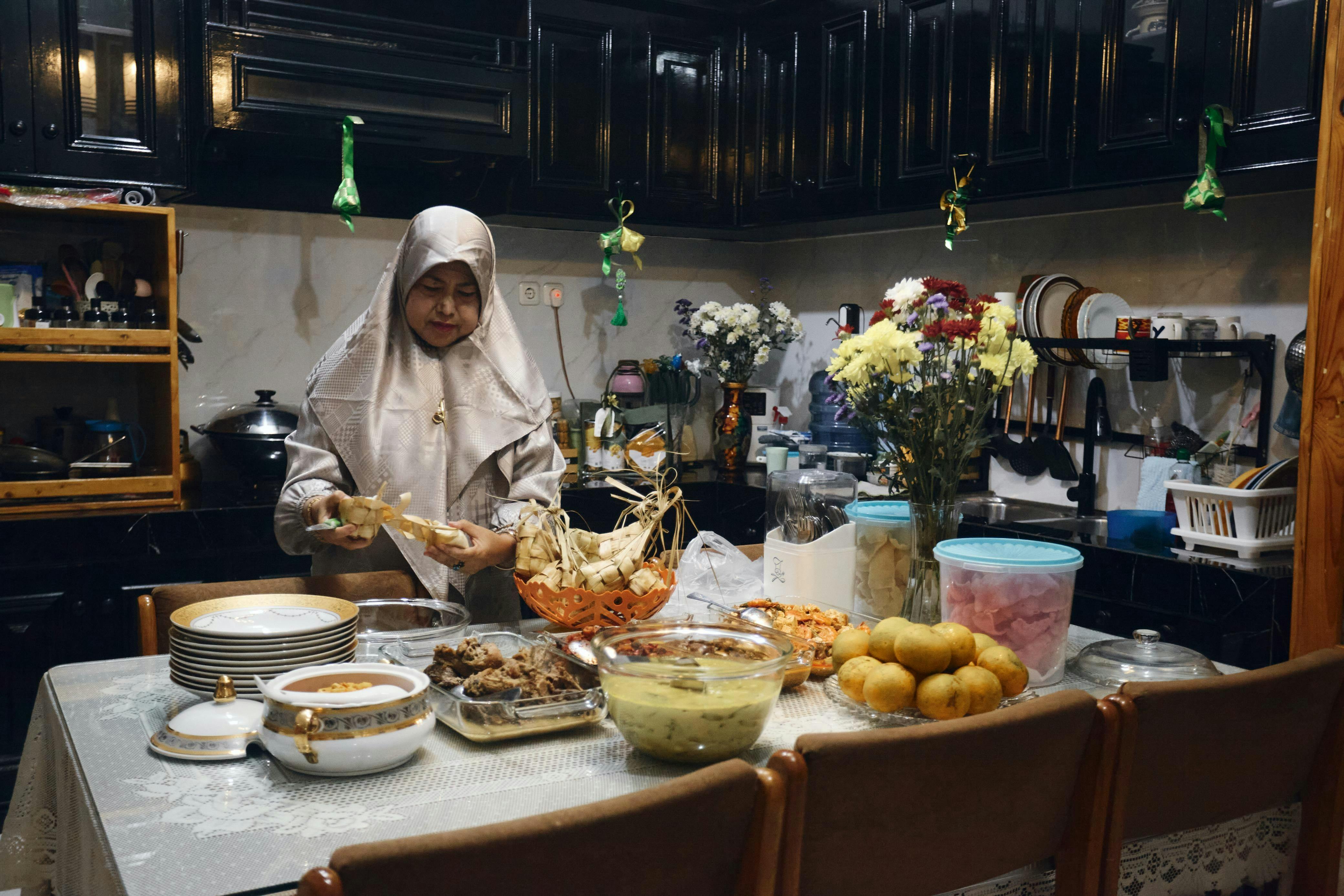 Cooking at Home With the Hudaks — Photo by Heru Dharma on Pexels