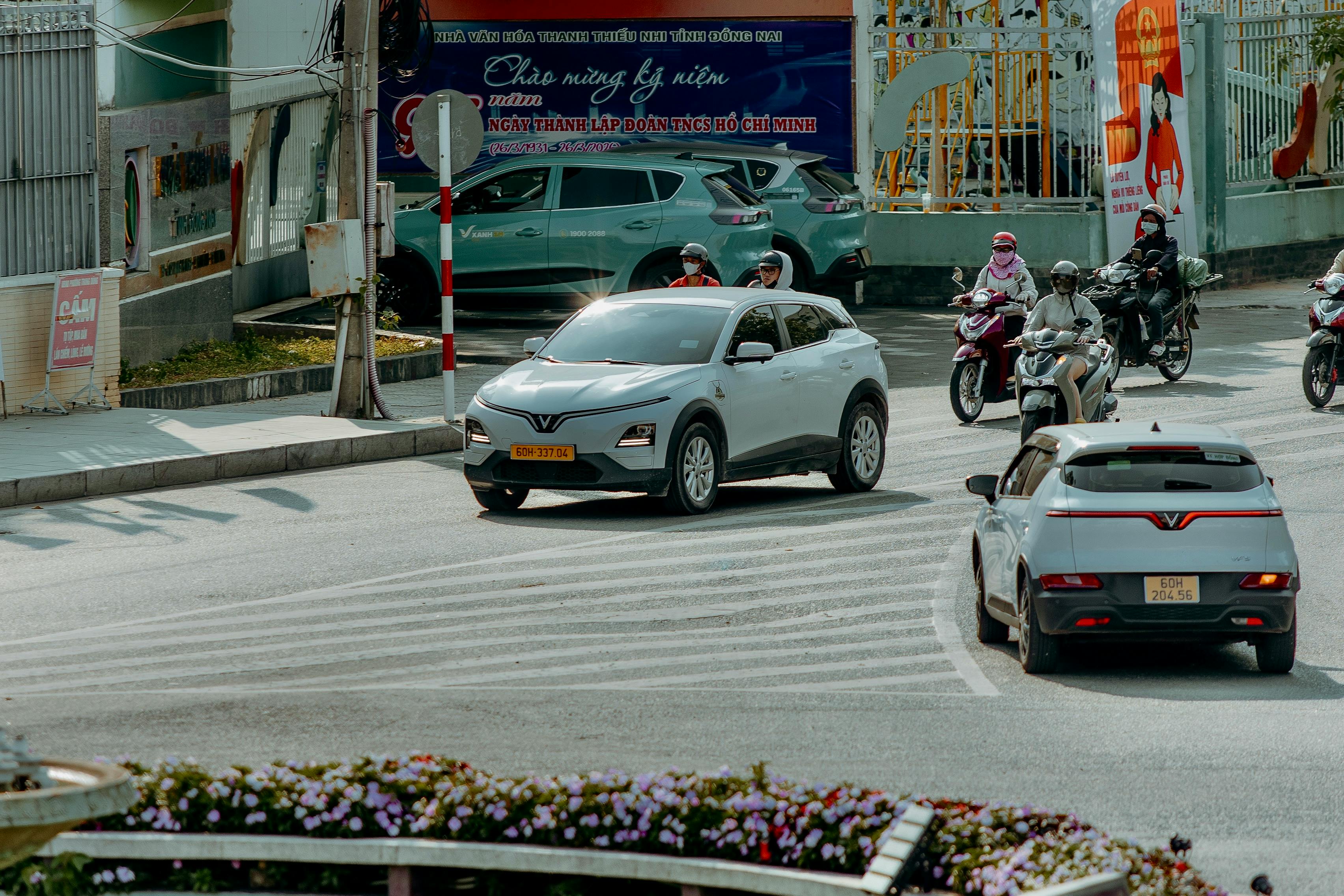 evs explained ev electrification — Photo by 🇻🇳🇻🇳Nguyễn Tiến Thịnh 🇻🇳🇻🇳 on Pexels