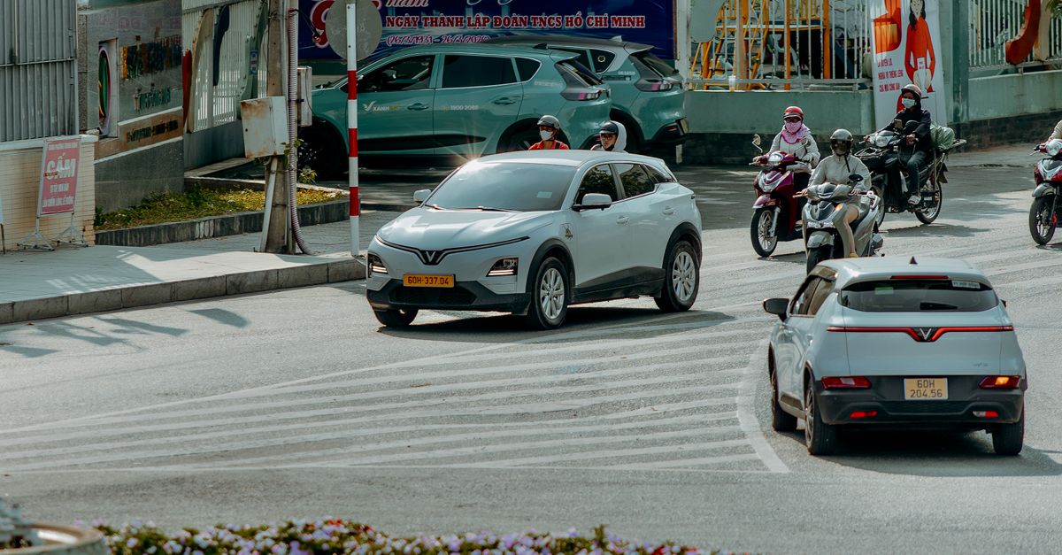 Xe Máy Điện 2026: Khi Pin Sạc Nhanh, Quãng Đường Xa Không Còn Là Chuyện Của Tương Lai!