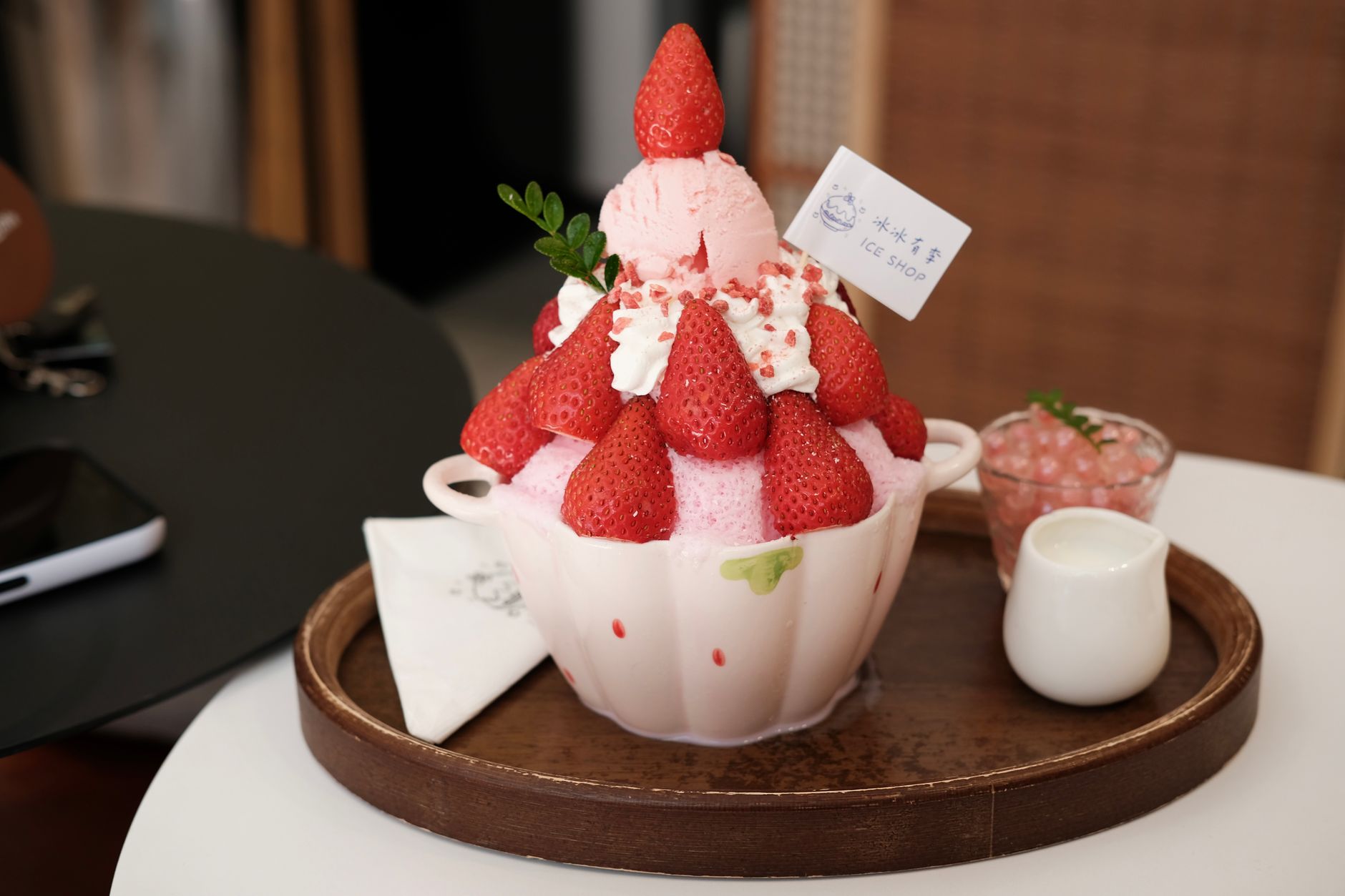 patbingsu shaved ice dessert food close up