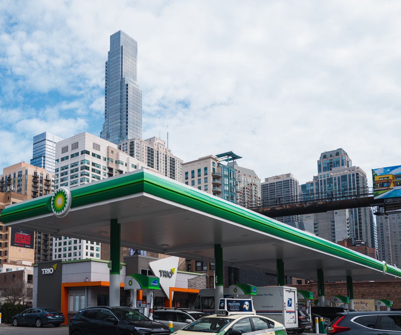 BP drops net zero division, splits business