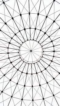 德国莱比锡的艺术几何圆顶天花板线条复杂，图案精美