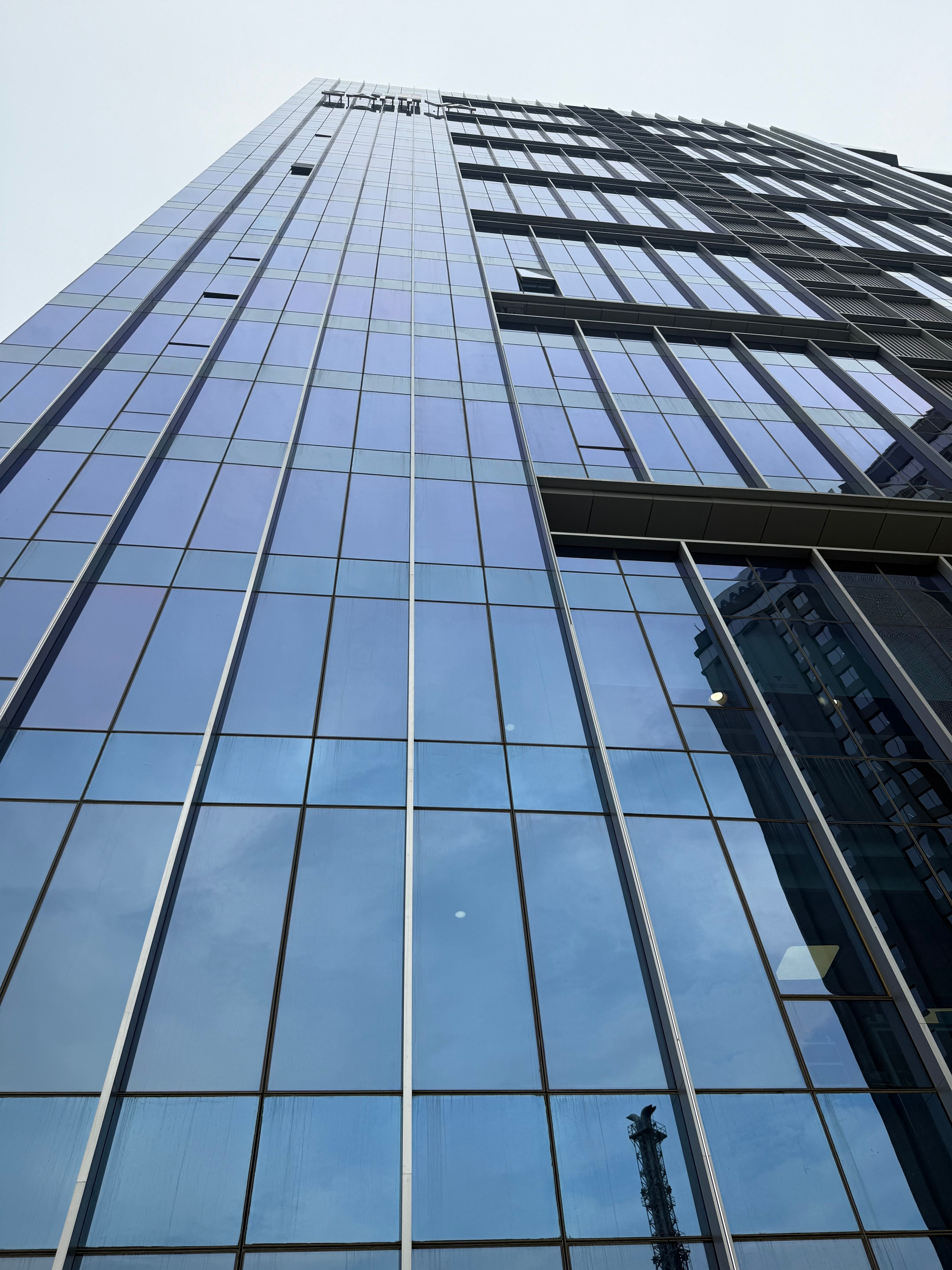 Modern Skyscraper with Glass Facade in Hyderabad · Free Stock Photo