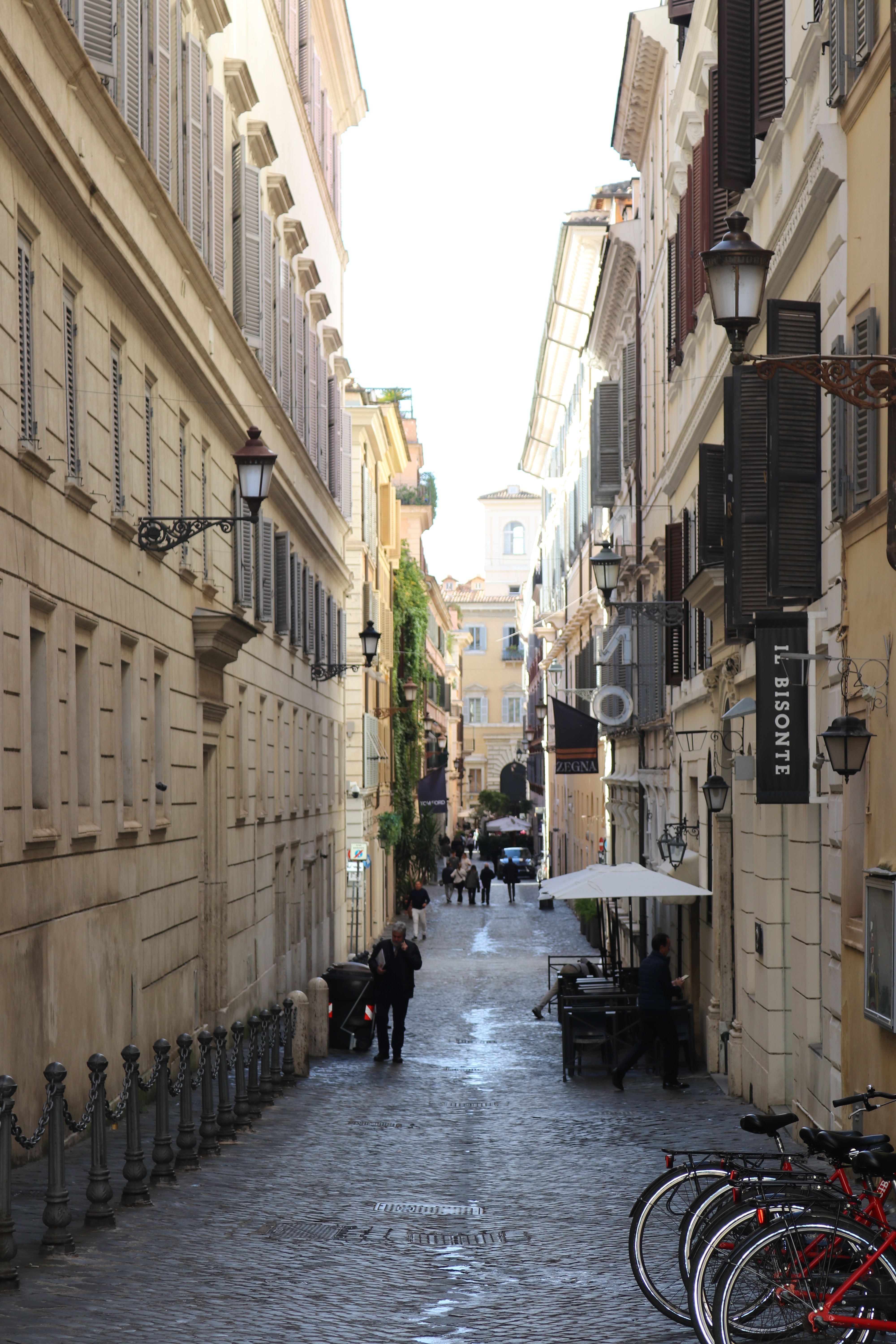 Charming Ancient Roman Alley in Central Rome · Free Stock Photo