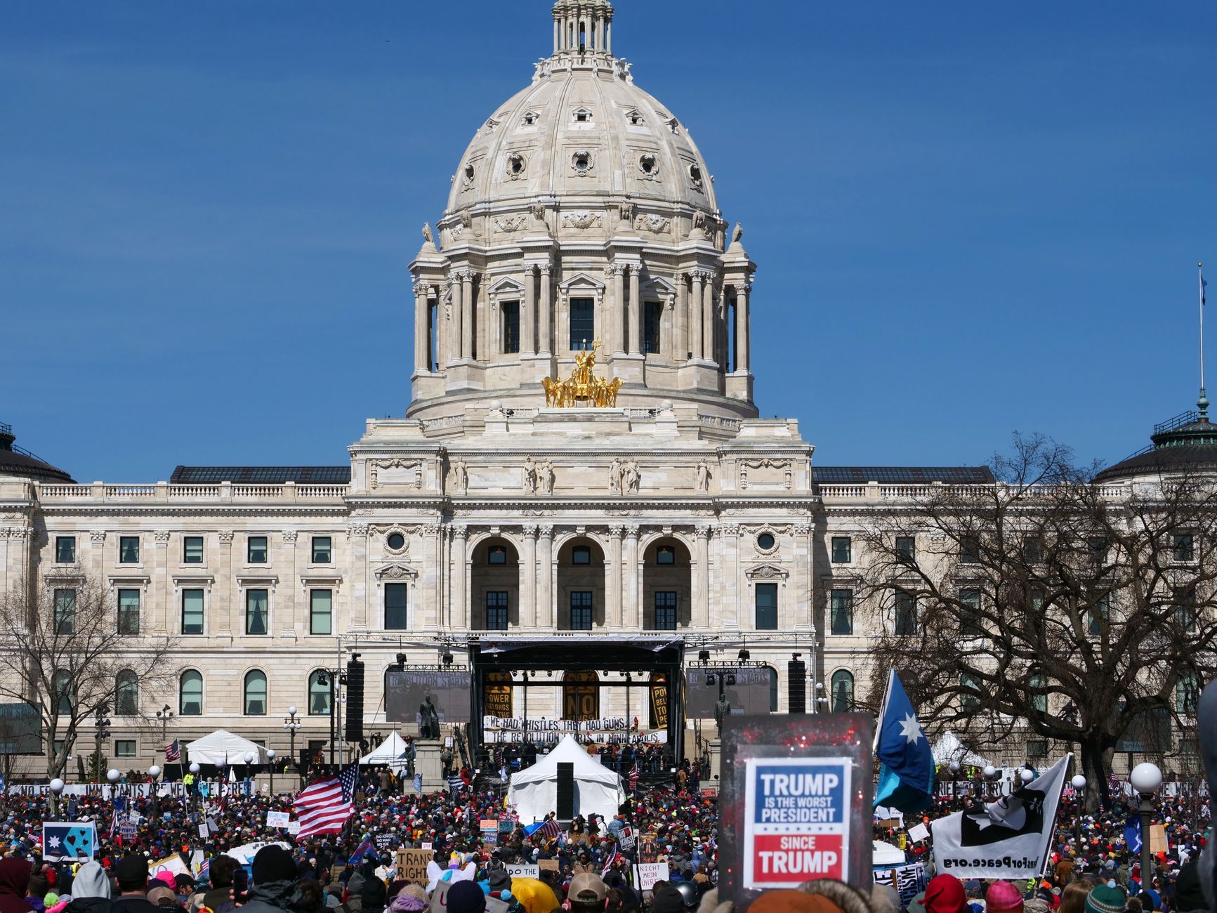 Michiganské demokratické primárky: El-Sayed tesne vedie, výsledok stále nejasný