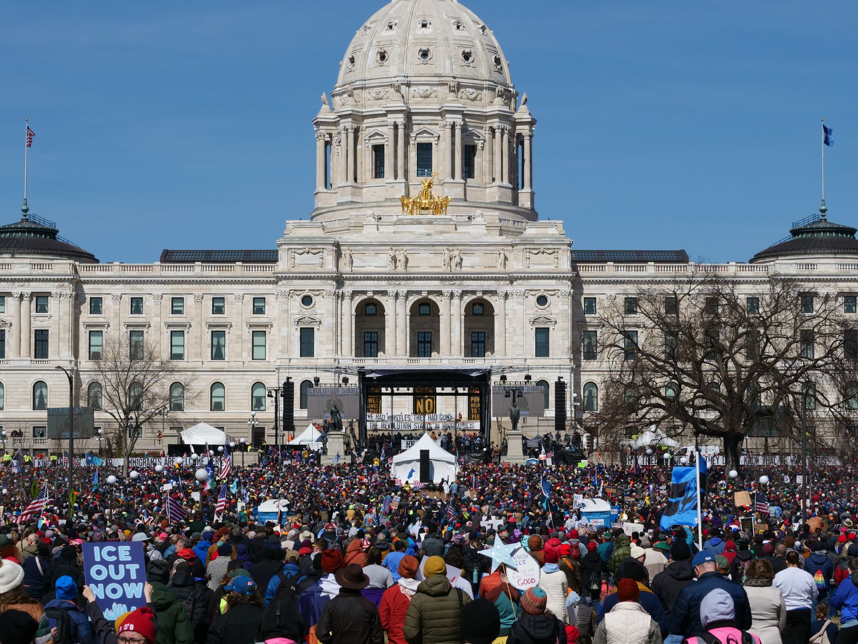 Súboj o guvernéra Wisconsinu: Crowley a Hongová v tesnom súboji, hlasy sa stále sčítavajú