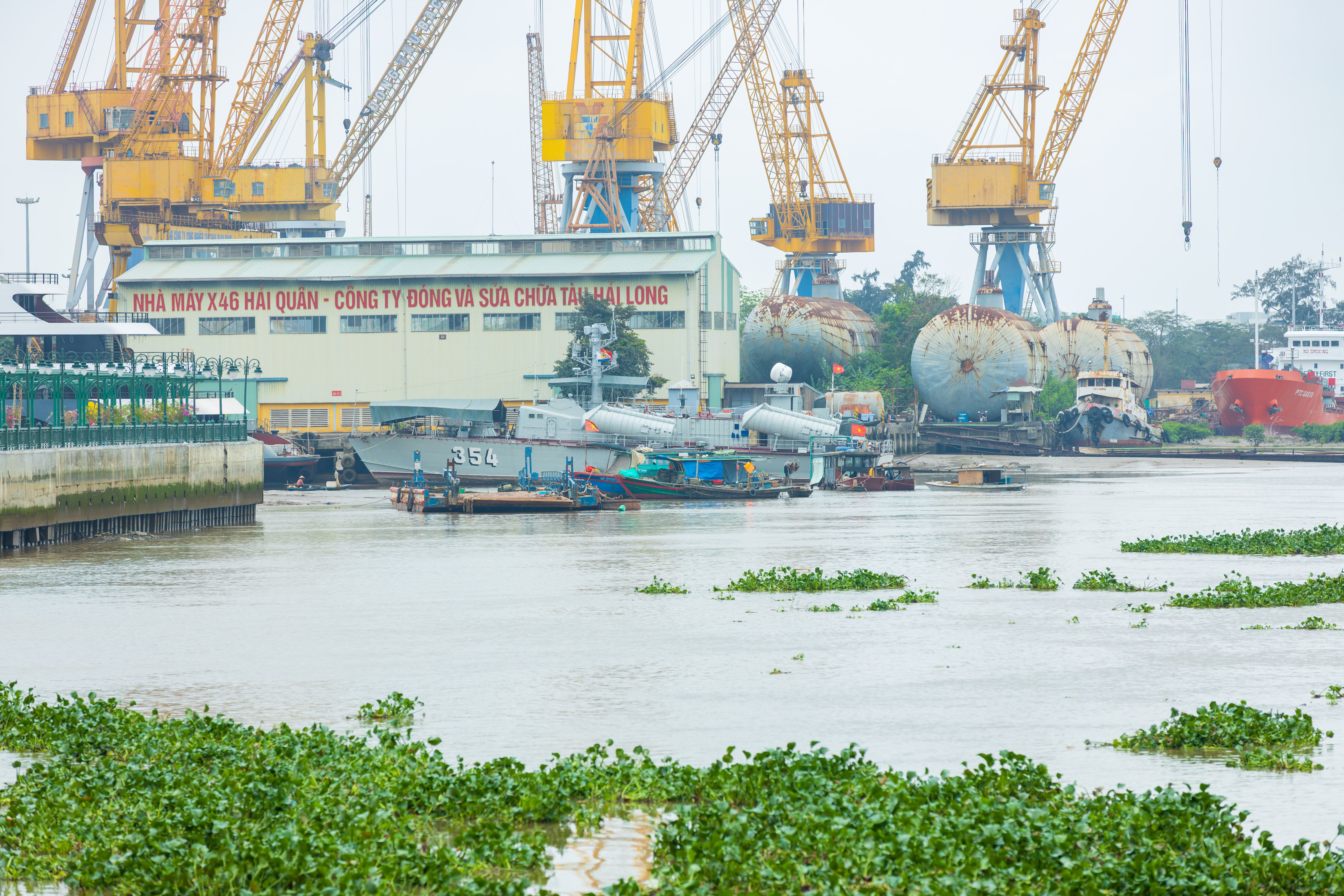 Army arrests 15 over attempt to siphon crude from Dangote