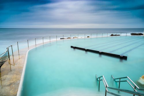 gratis Luxe Resort Voor Oceaan Stockfoto