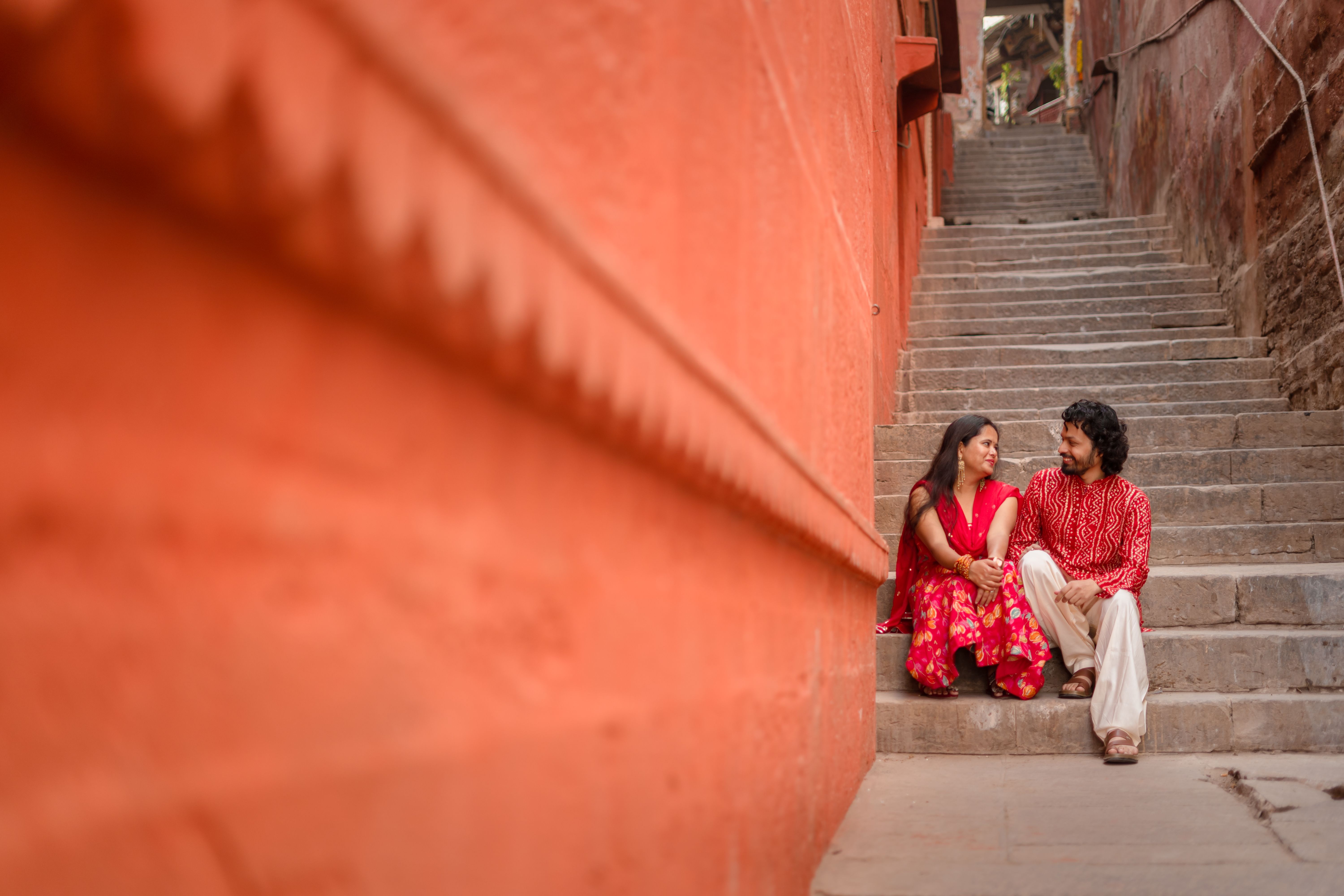 Romantic Couple on Varanasi Steps · Free Stock Photo
