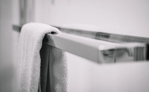 DIY Wooden Towel Rack Plans: Enhance Your Bathroom Organization