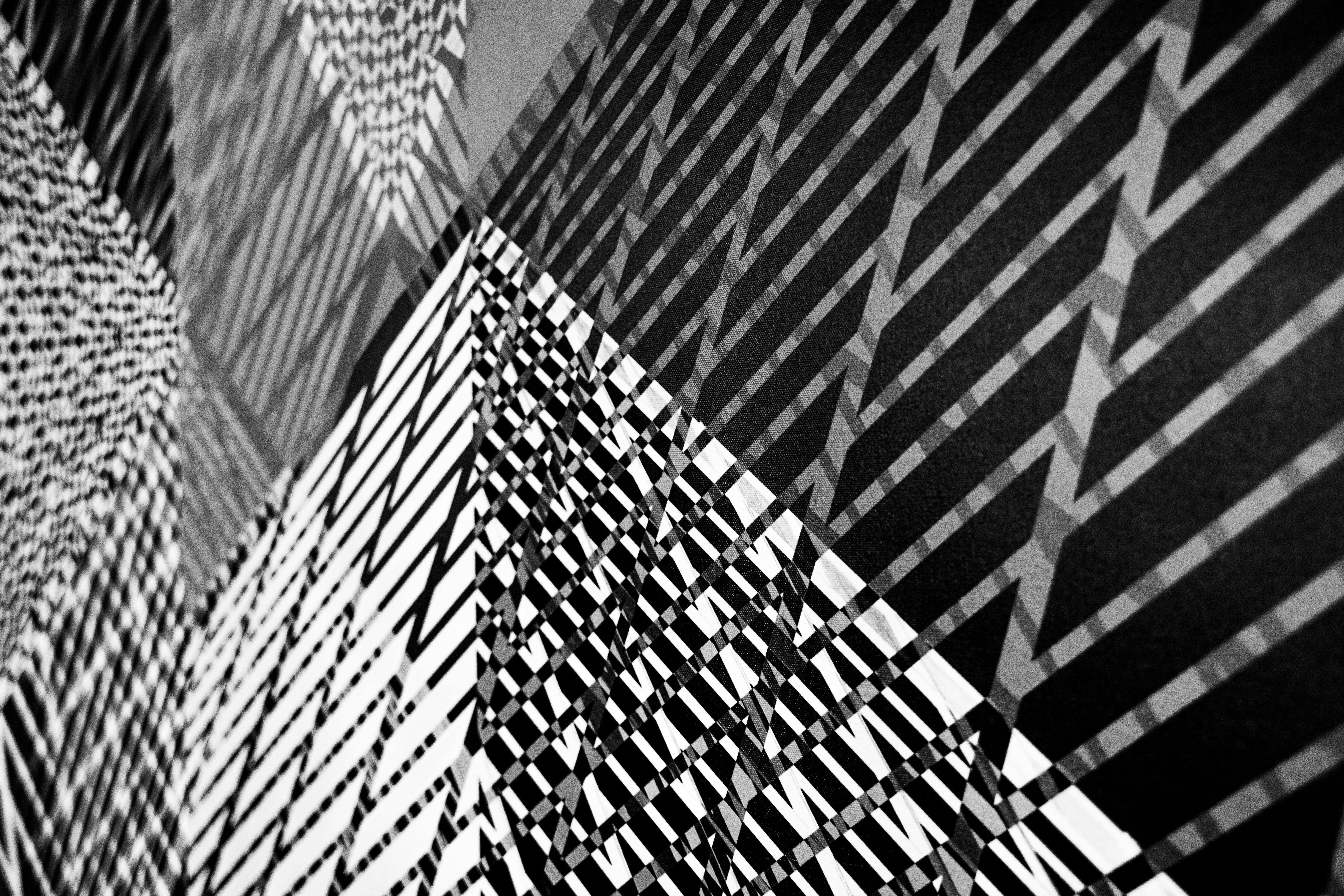 Black and white geometric pattern art with sharp angles and high contrast creates a modern visual impact.
