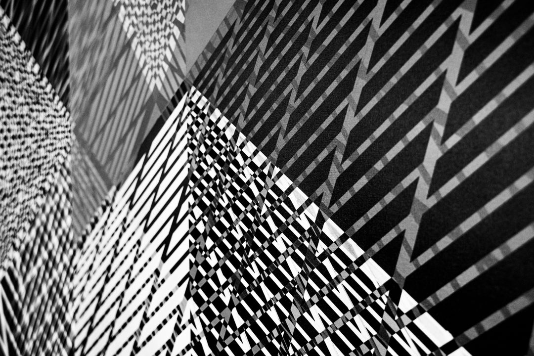 Black and white geometric pattern art with sharp angles and high contrast creates a modern visual impact.
