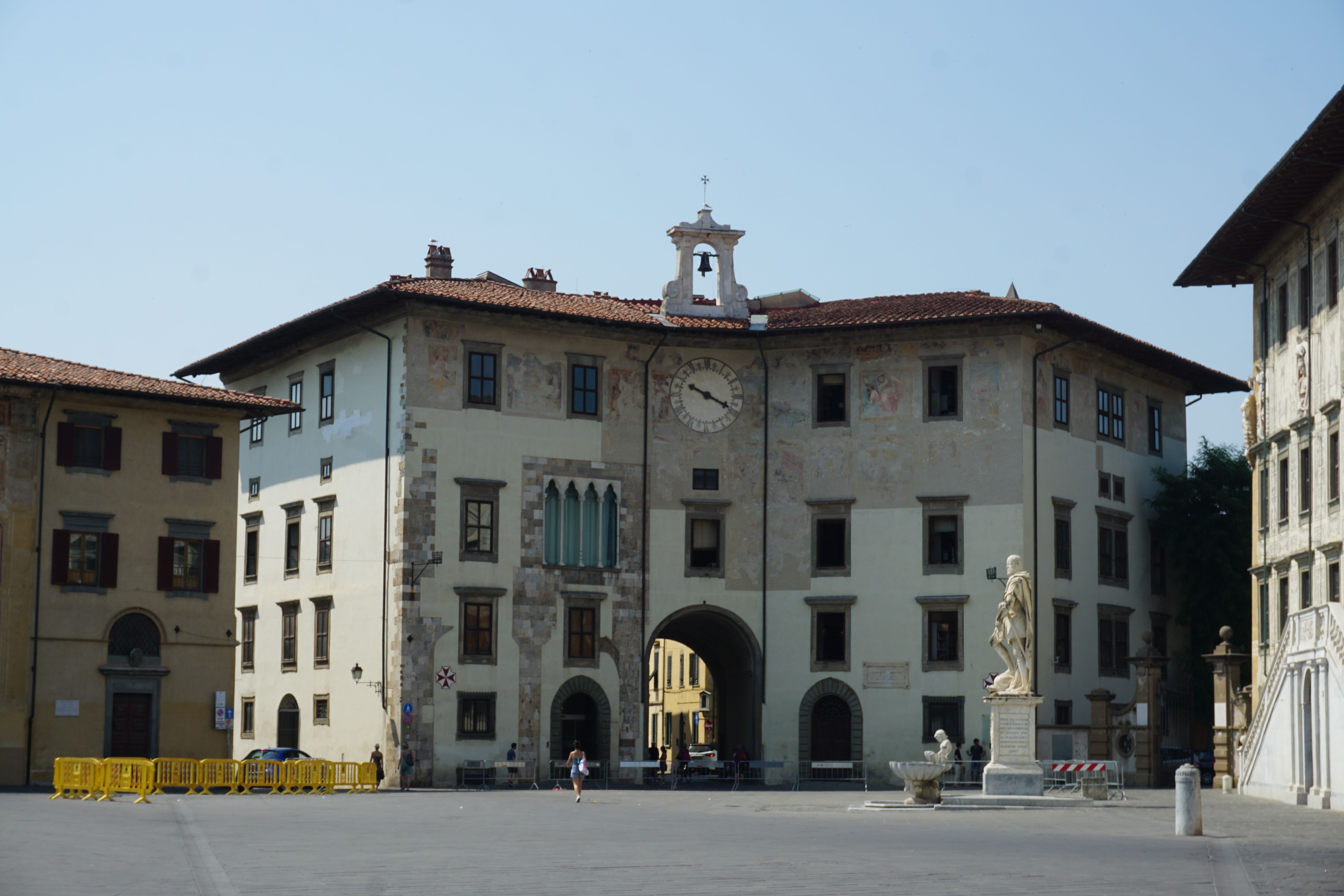 Piazza Aurelio Saffi & the Abbazia di San Mercuriale