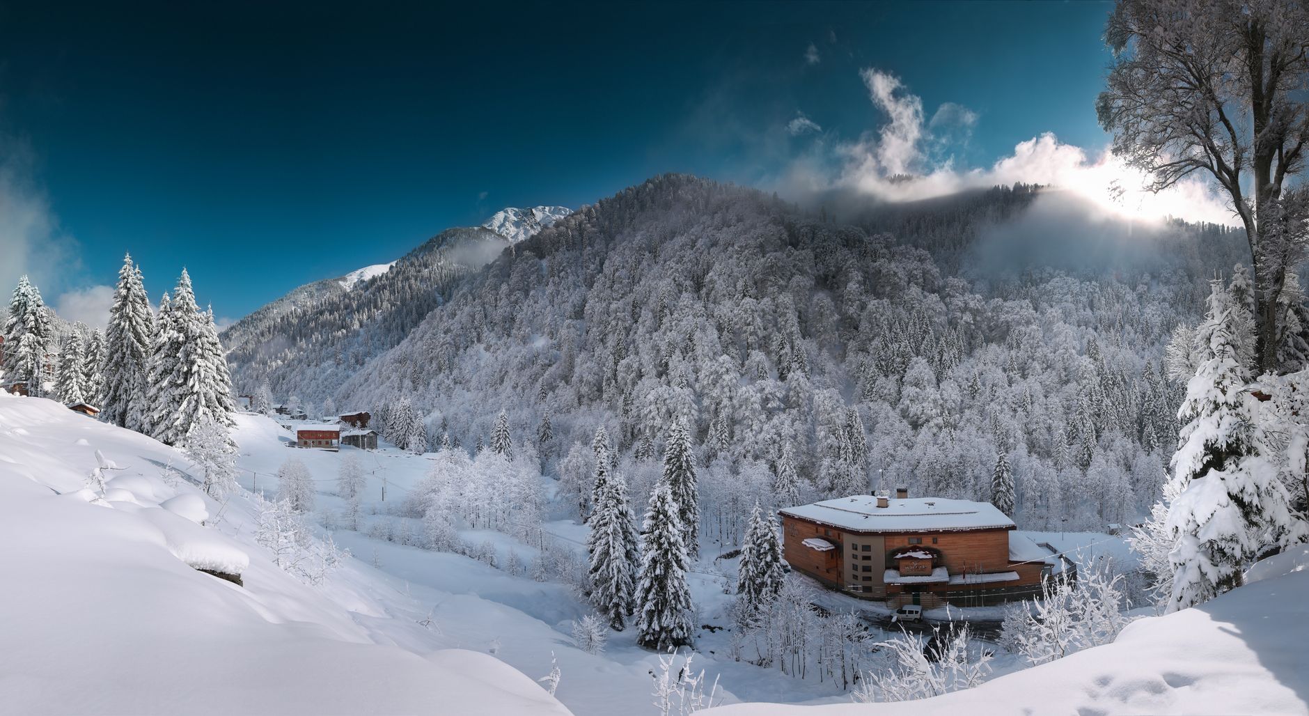 Faszinierende Naturszene mit Berge & Winter
