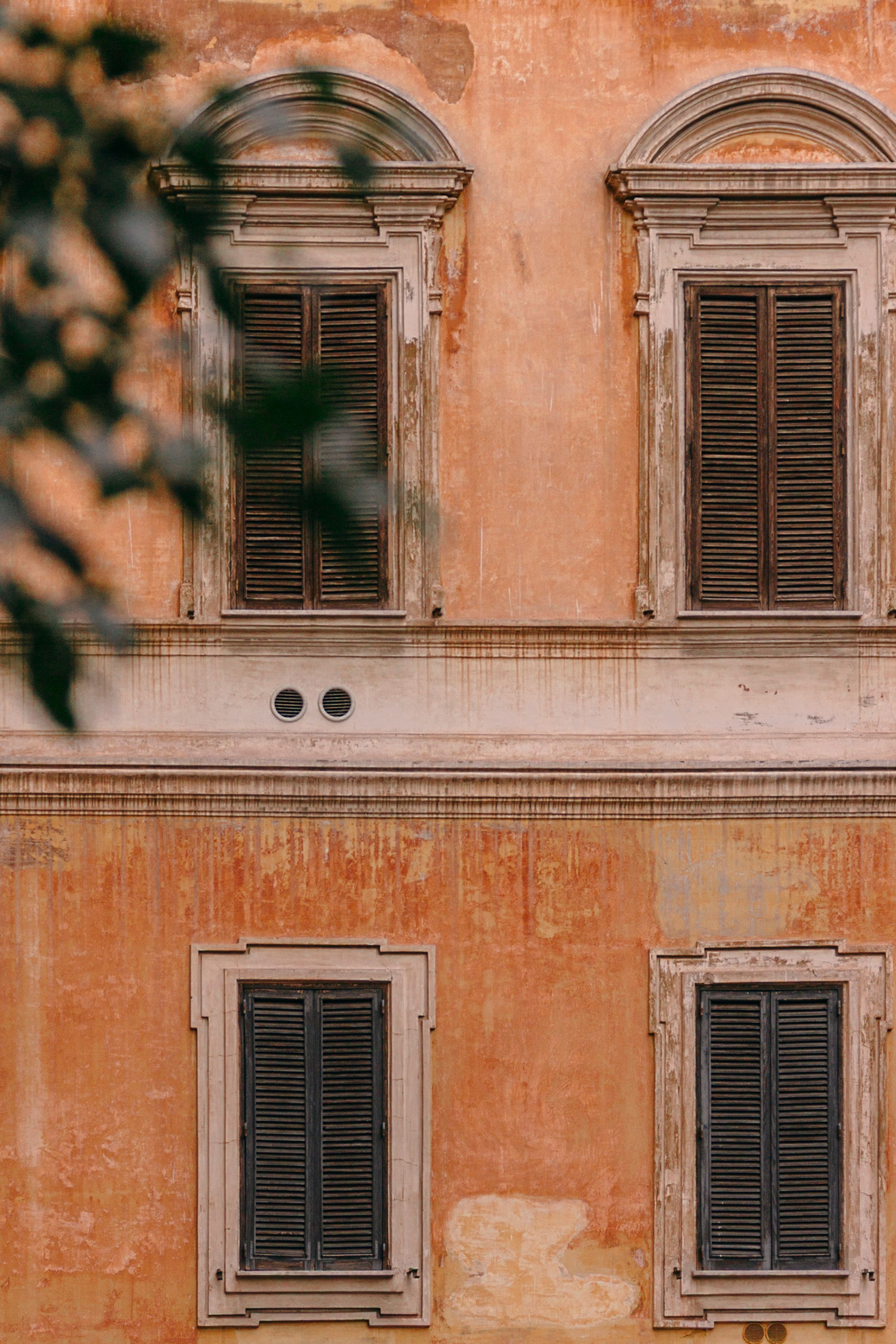 Vintage Italian Architecture in Rome, Italy · Free Stock Photo