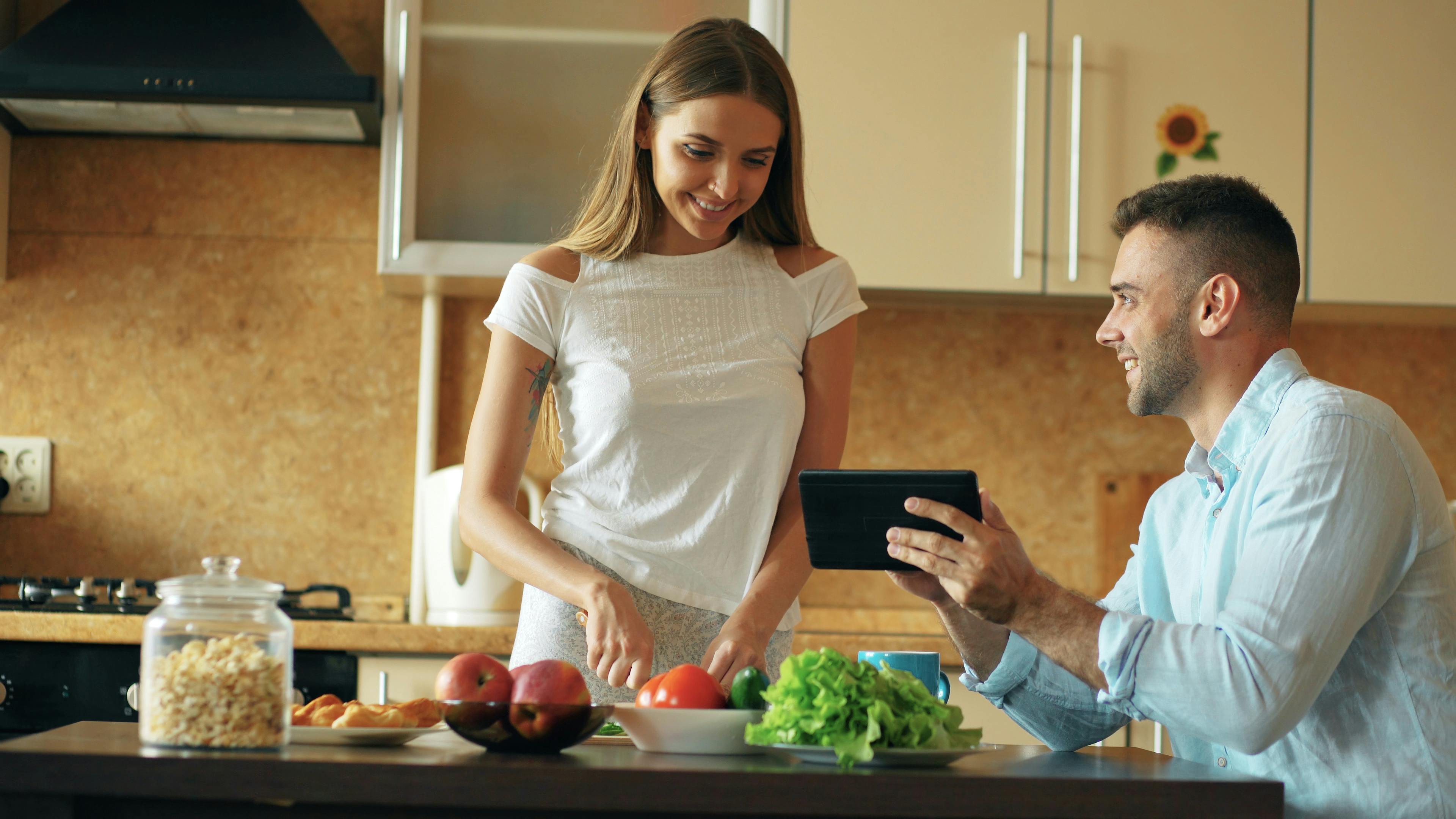 home cooking budget-friendly recipes — Photo by Vitaly Gariev on Pexels