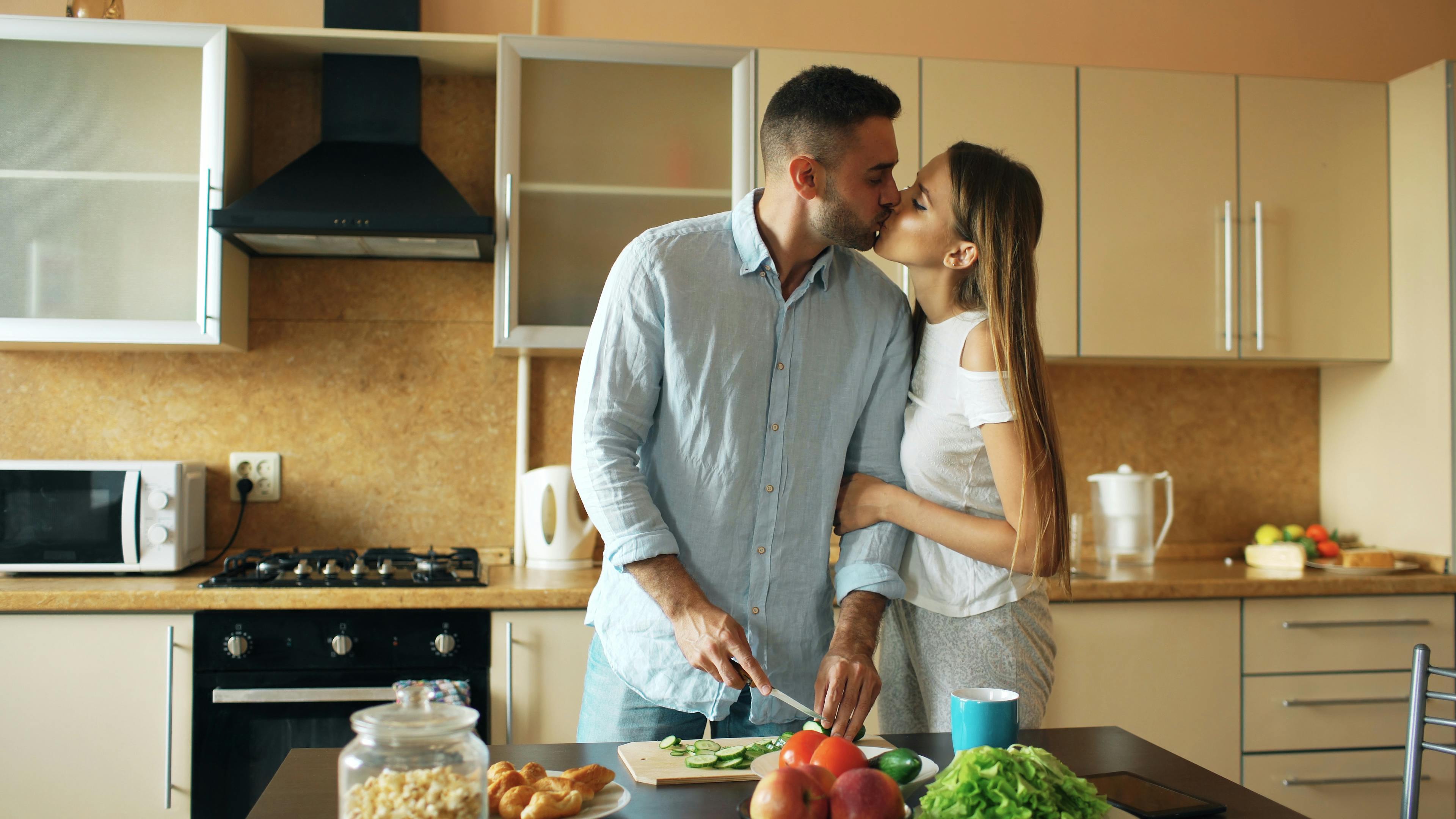 home cooking healthy eating — Photo by Vitaly Gariev on Pexels