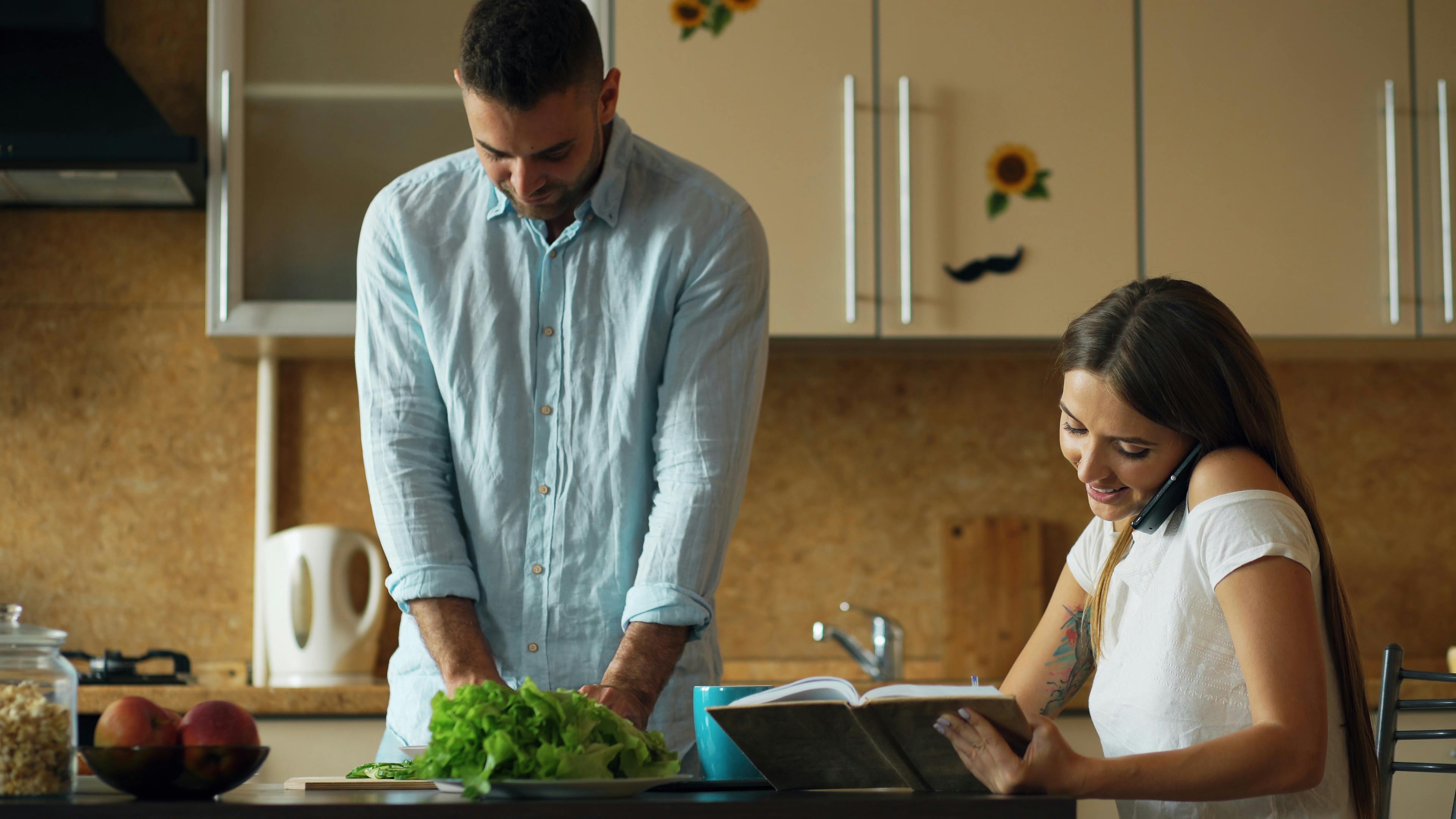 home cooking budget-friendly recipes — Photo by Vitaly Gariev on Pexels